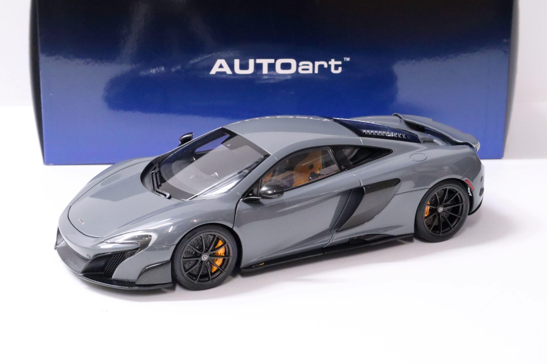 ID 62003 orig.jpg 1:18 AUTOart McLAREN 675 LT Coupe 2016 Chicane grey 76047