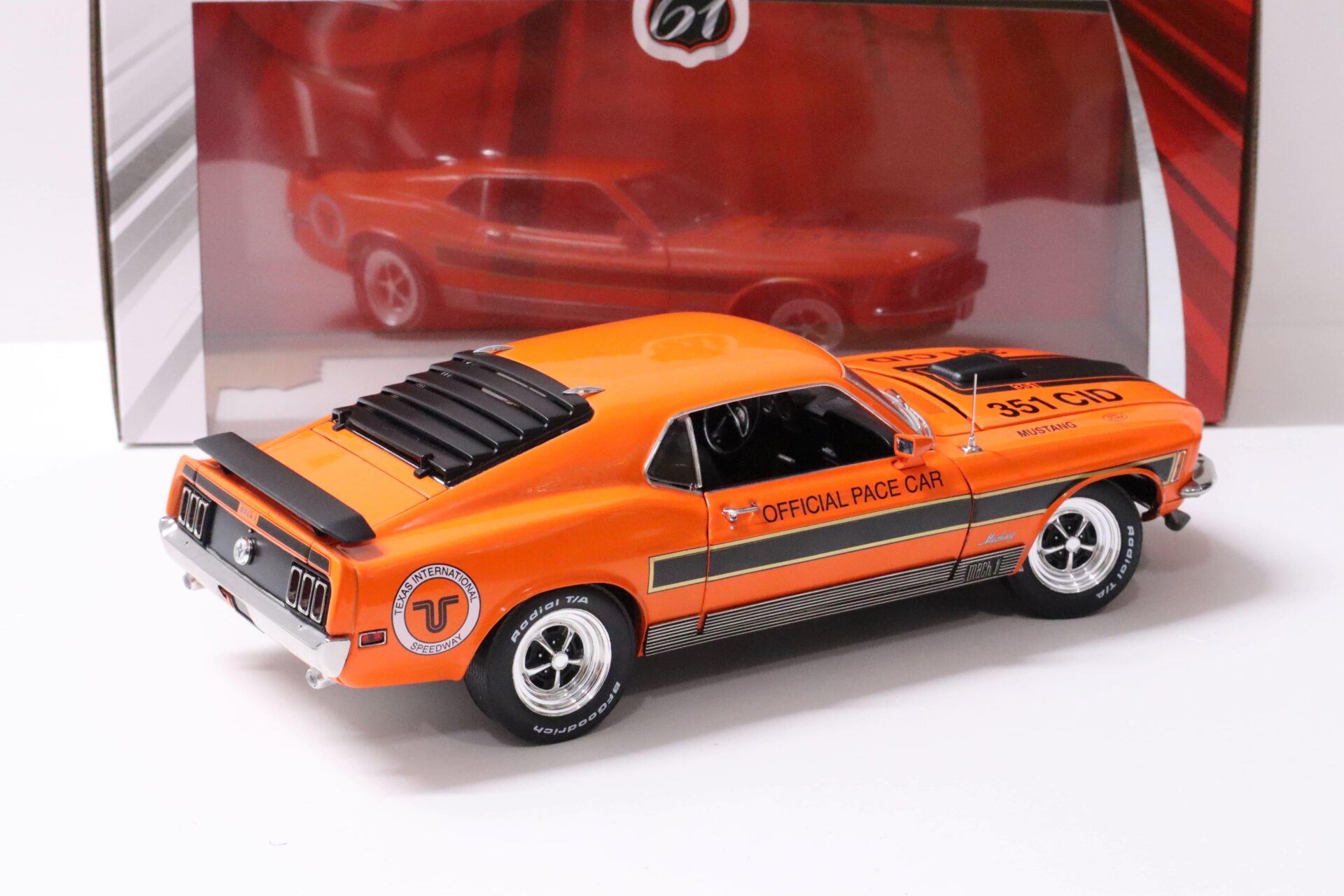 1:18 Highway61 Ford Mustang Mach 1 Coupe 1970 orange Pace Car Texas Speedway