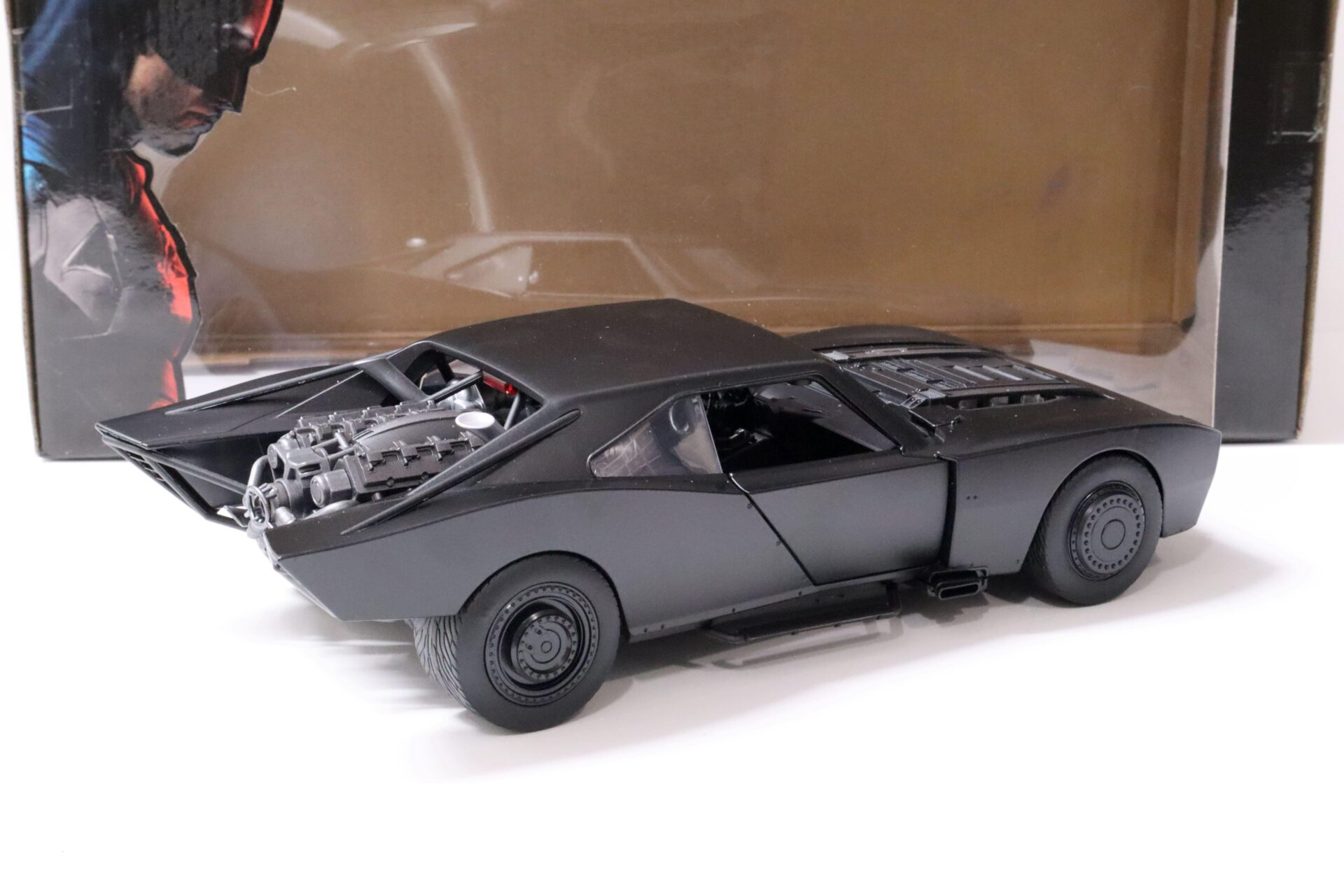 1:18 Jada Toys 2022 Batmobile Batman with Figure matt black + Lights