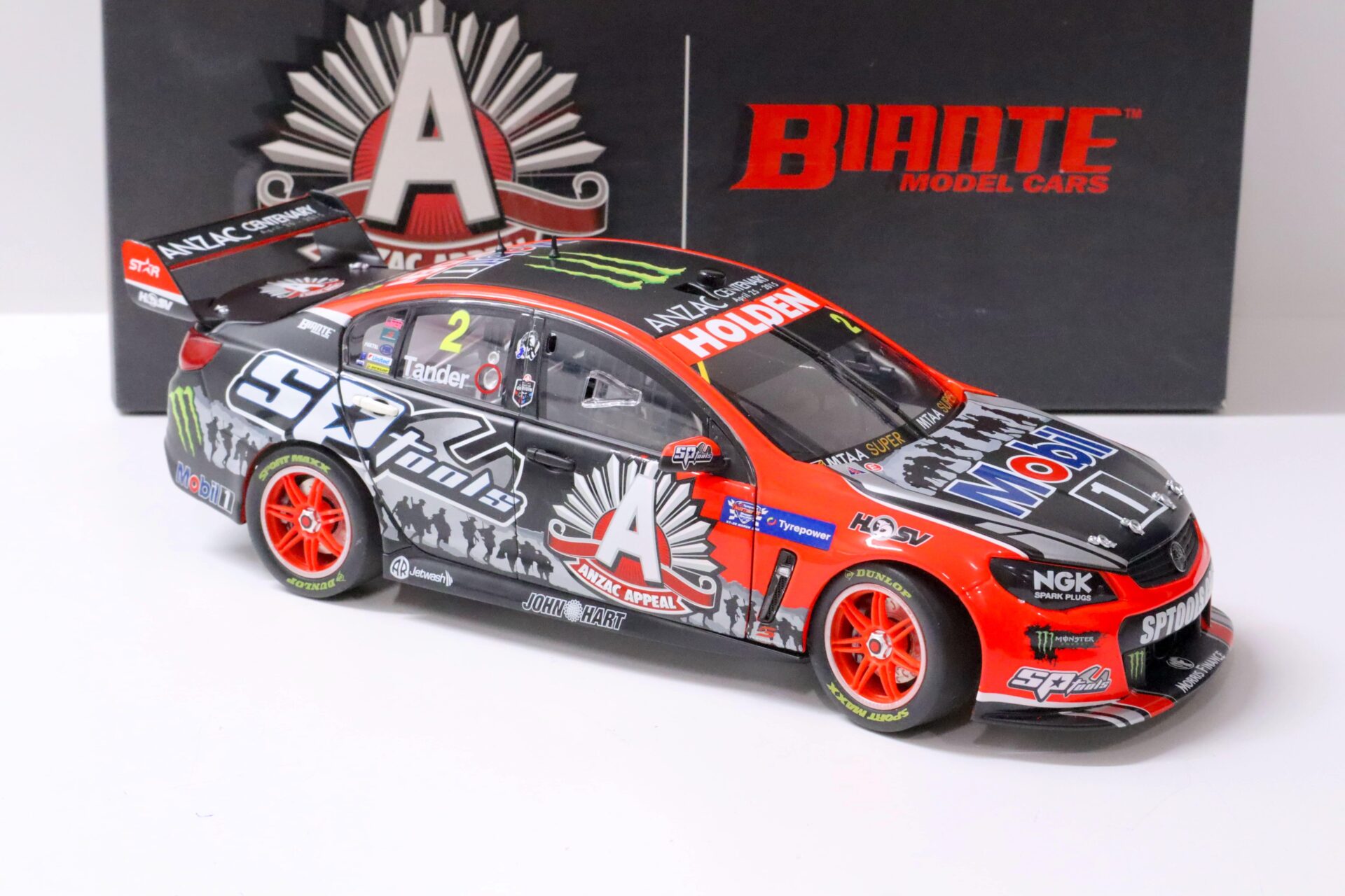 1:18 BIANTE Holden VF Commodore V8 Supercar 2015 V8 Supercars Tander #2