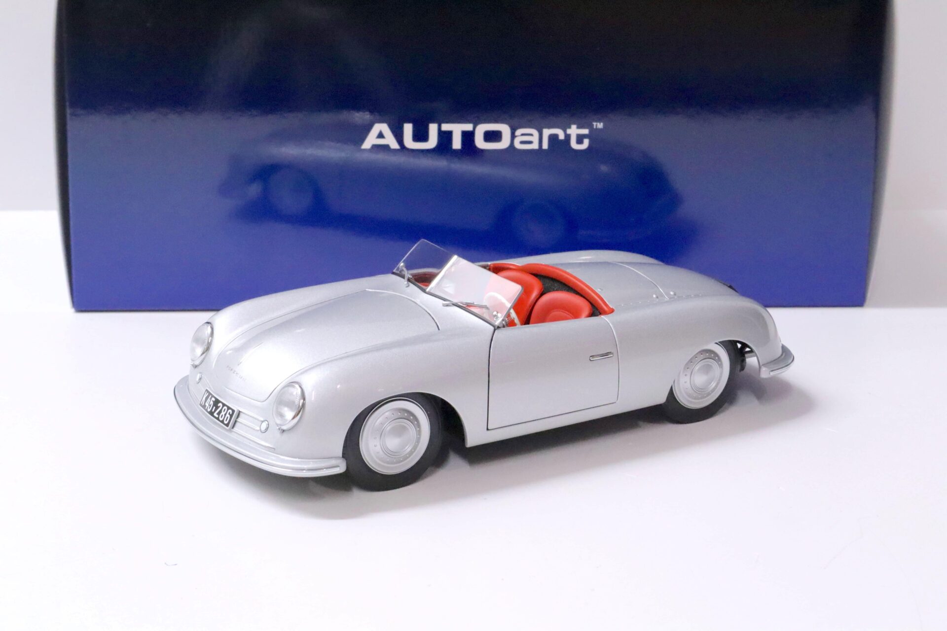 ID 62352 orig.jpg 1:18 AUTOart Porsche 356 Nr.1 silver metallic 1948 Die-Cast
