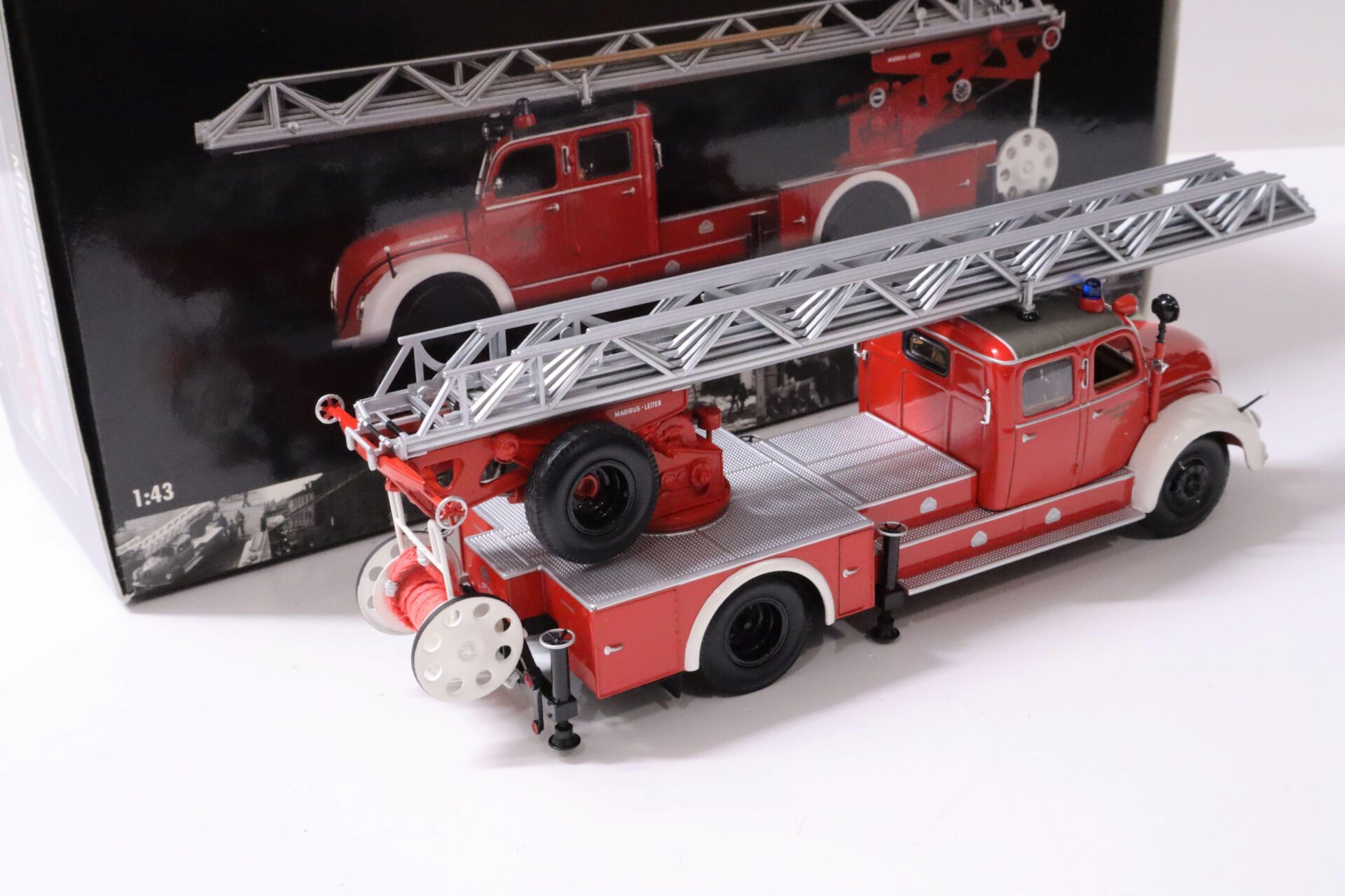 1:43 Minichamps Magirus S 6500 Aerial Ladder Drehleiter Feuerwehr 1955 red/ white