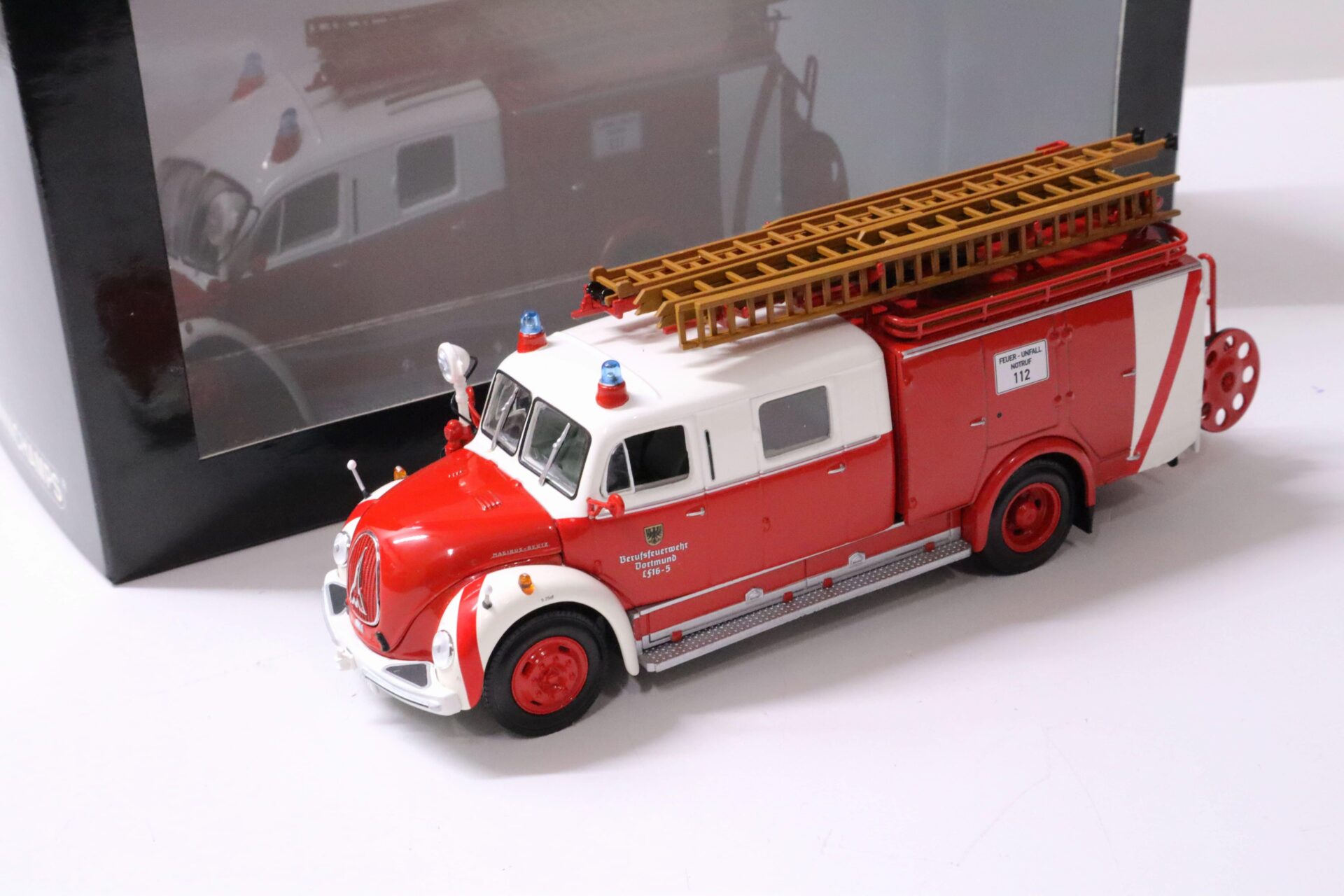 ID 62538 orig.jpg 1:43 Minichamps Magirus- Deutz Merkur LF 16 Feuerwehr Dortmund red