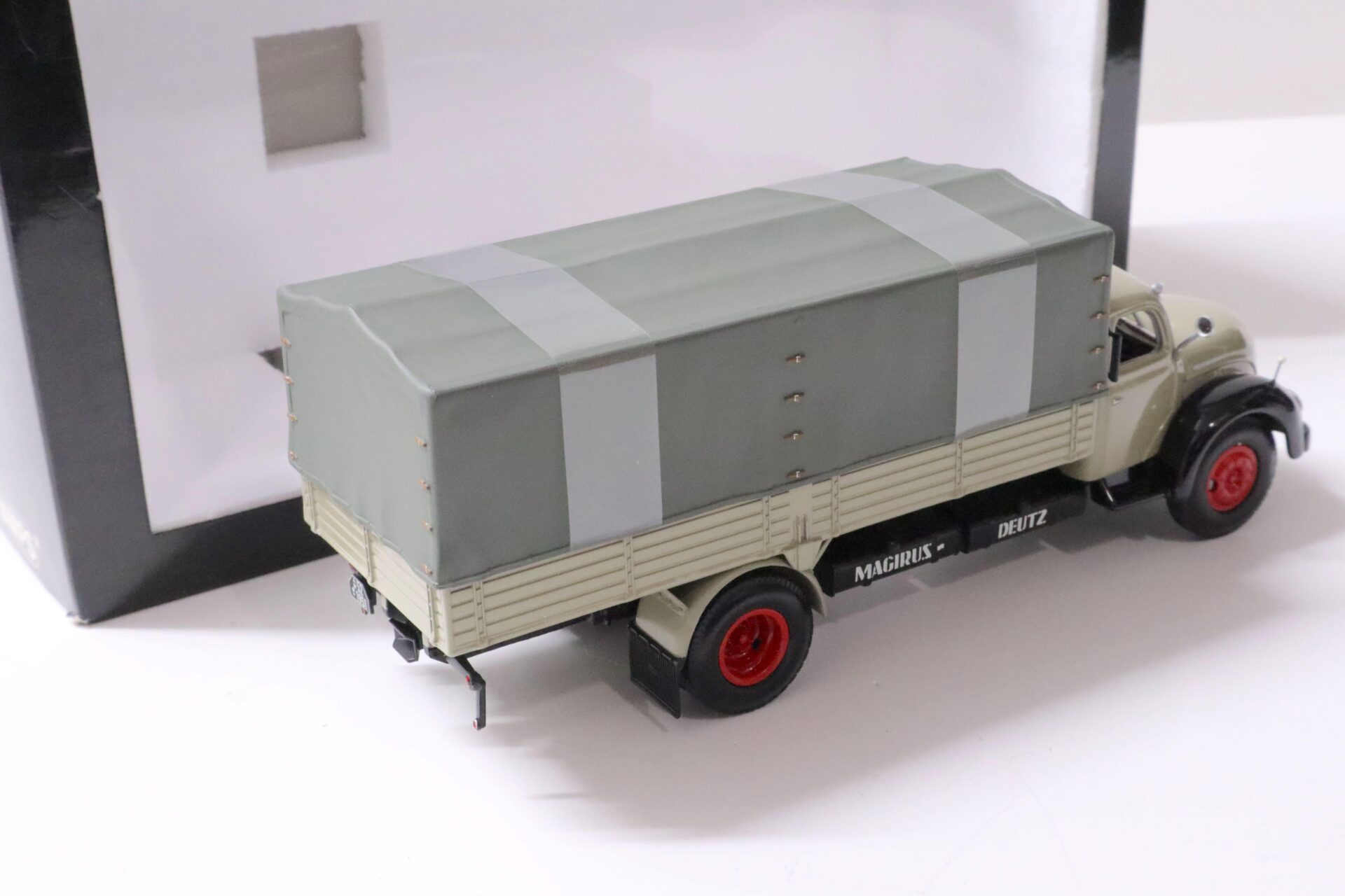 1:43 Minichamps Magirus S 6500 Canvas LKW Pritsche/ Plane grey/ black 1955