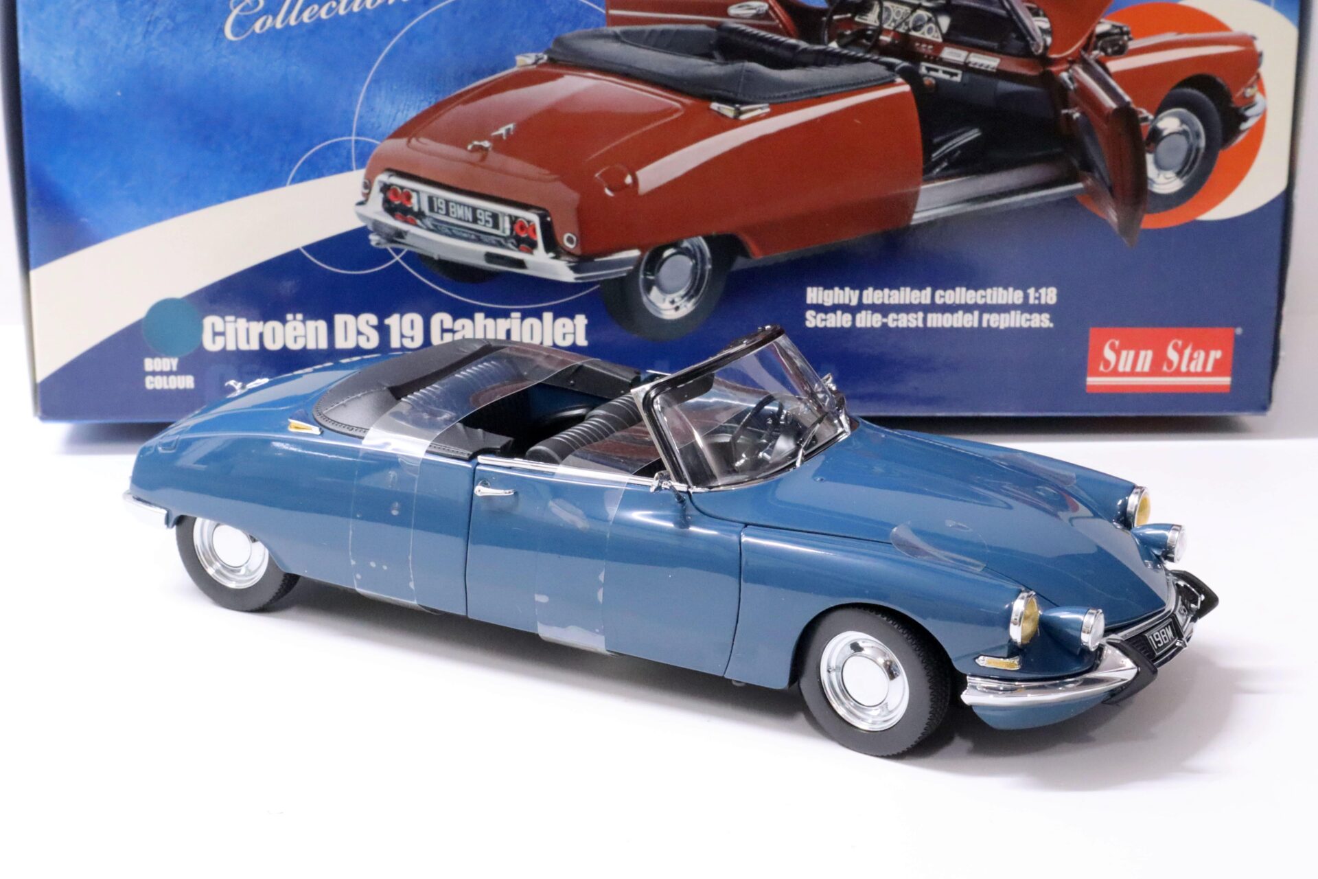 1:18 Sun Star 1961 Citroen DS 19 Cabriolet Pacifique blue