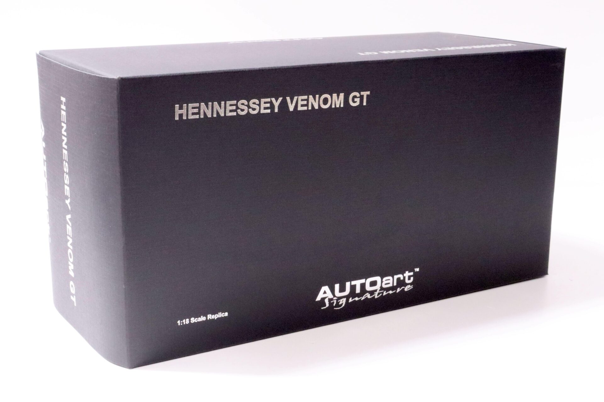 1:18 AUTOart Hennessey Venom GT Spyder 2010 matt Carbon black Die-Cast