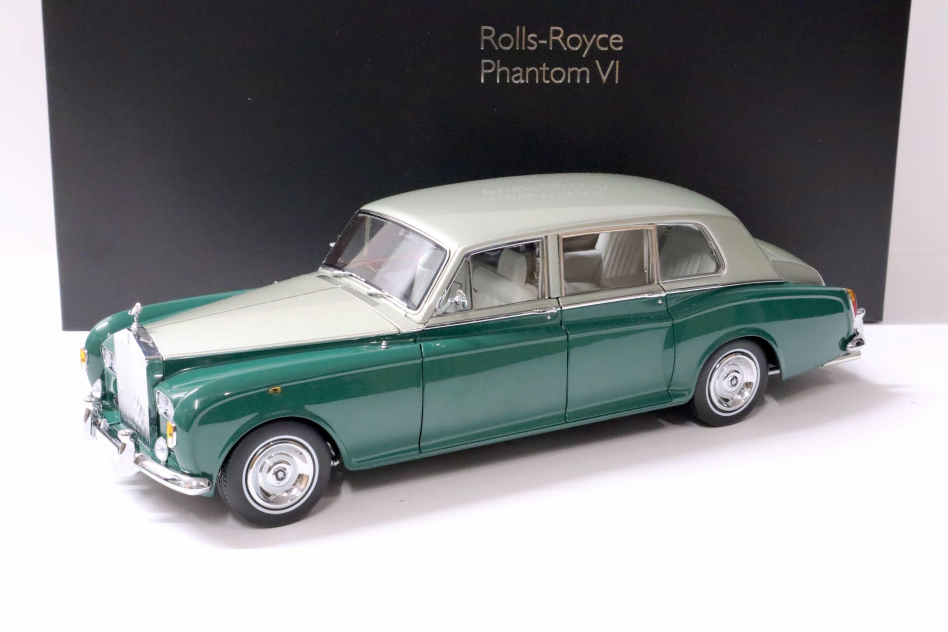 ID 62889 orig.jpg 1:18 Kyosho Rolls Royce Phantom VI Limousine green/ silver