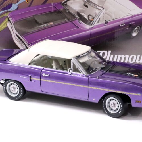 1:18 GMP 1970 Plymouth Road Runner Convertible 440.6 purple/ black stripe