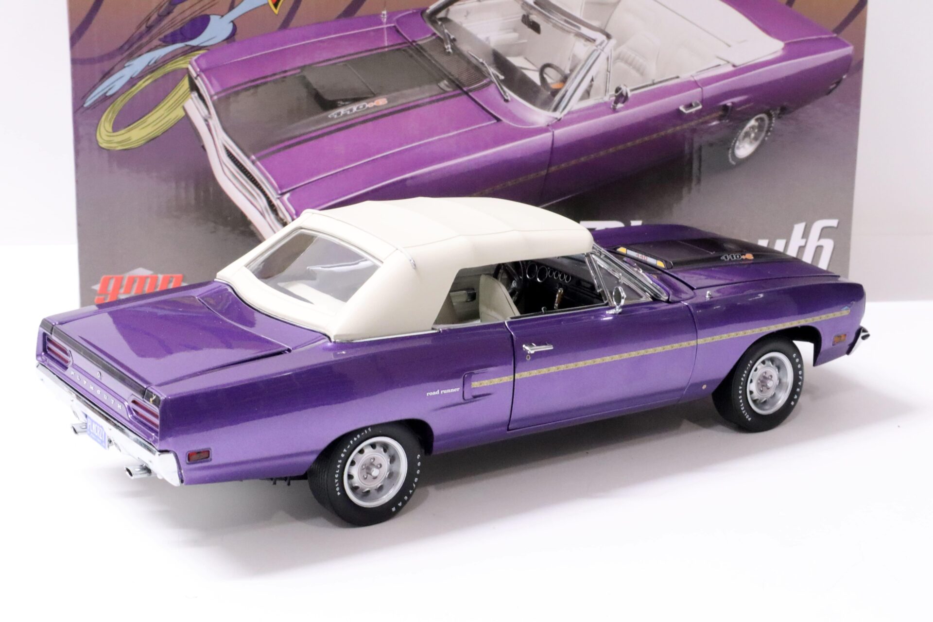 1:18 GMP 1970 Plymouth Road Runner Convertible 440.6 purple/ black stripe