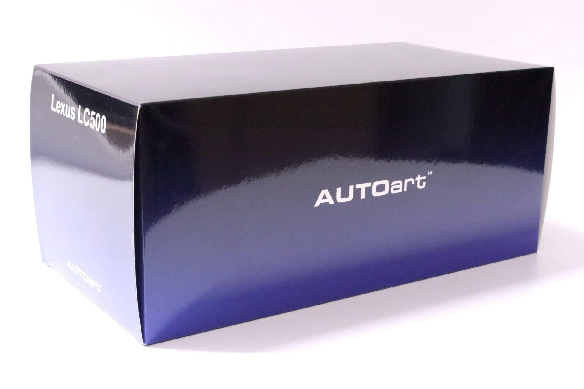 1:18 AUTOart Lexus LC500 Coupe Sonic Titanium/ dark rose interior