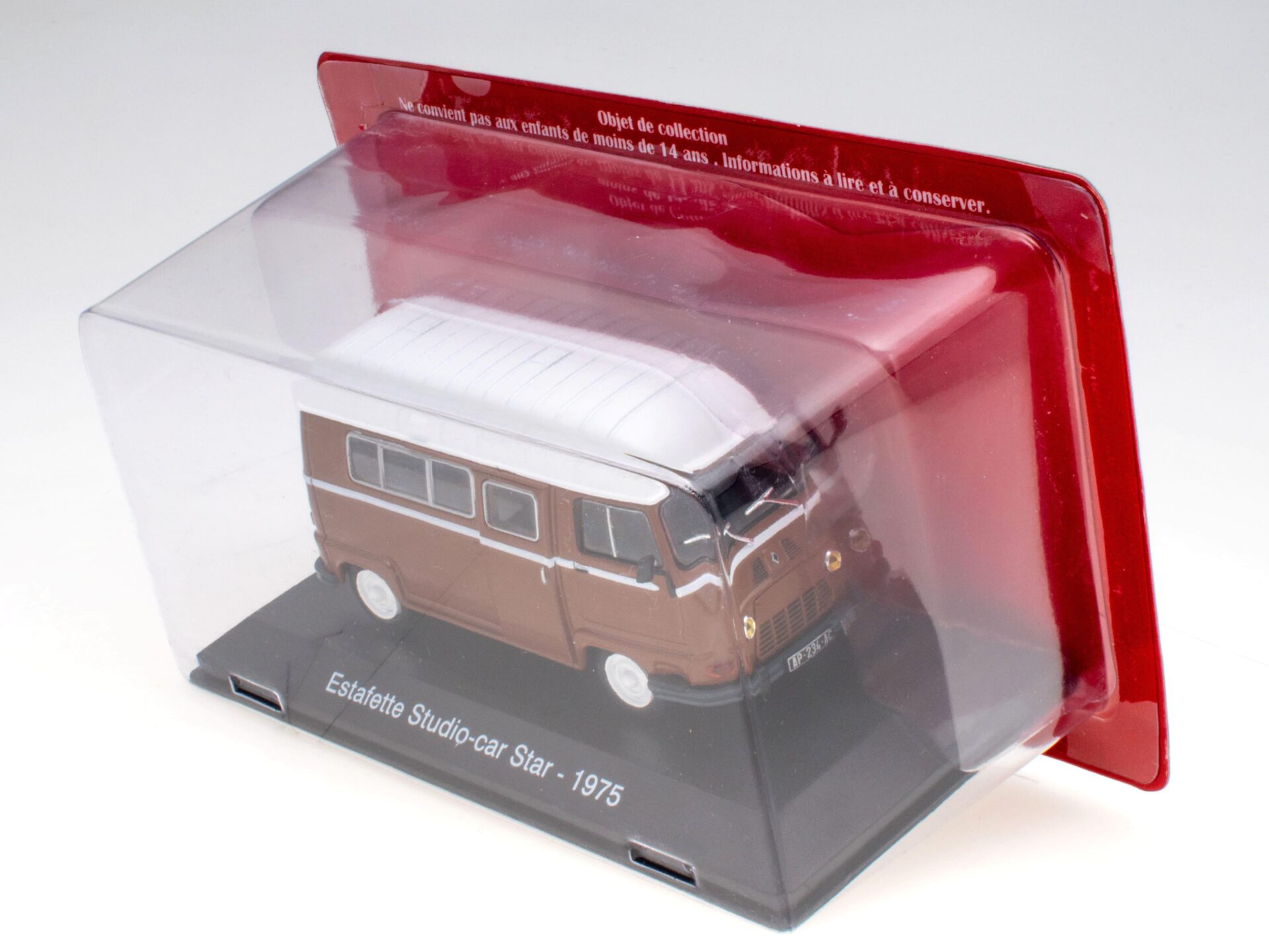 1:43 Hachette IXO Camping Cars Renault Estafette Studio-Car Star Camper brown 1975