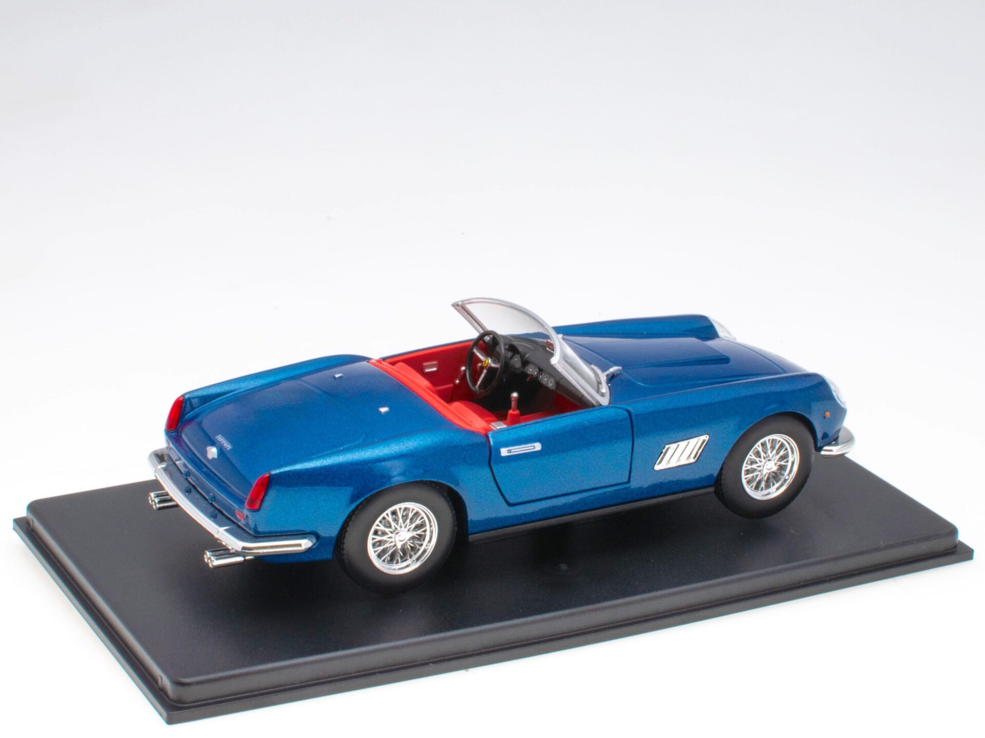 1:24 Hachette Bburago Ferrari Collection Ferrari 250 California blue 1957 with display