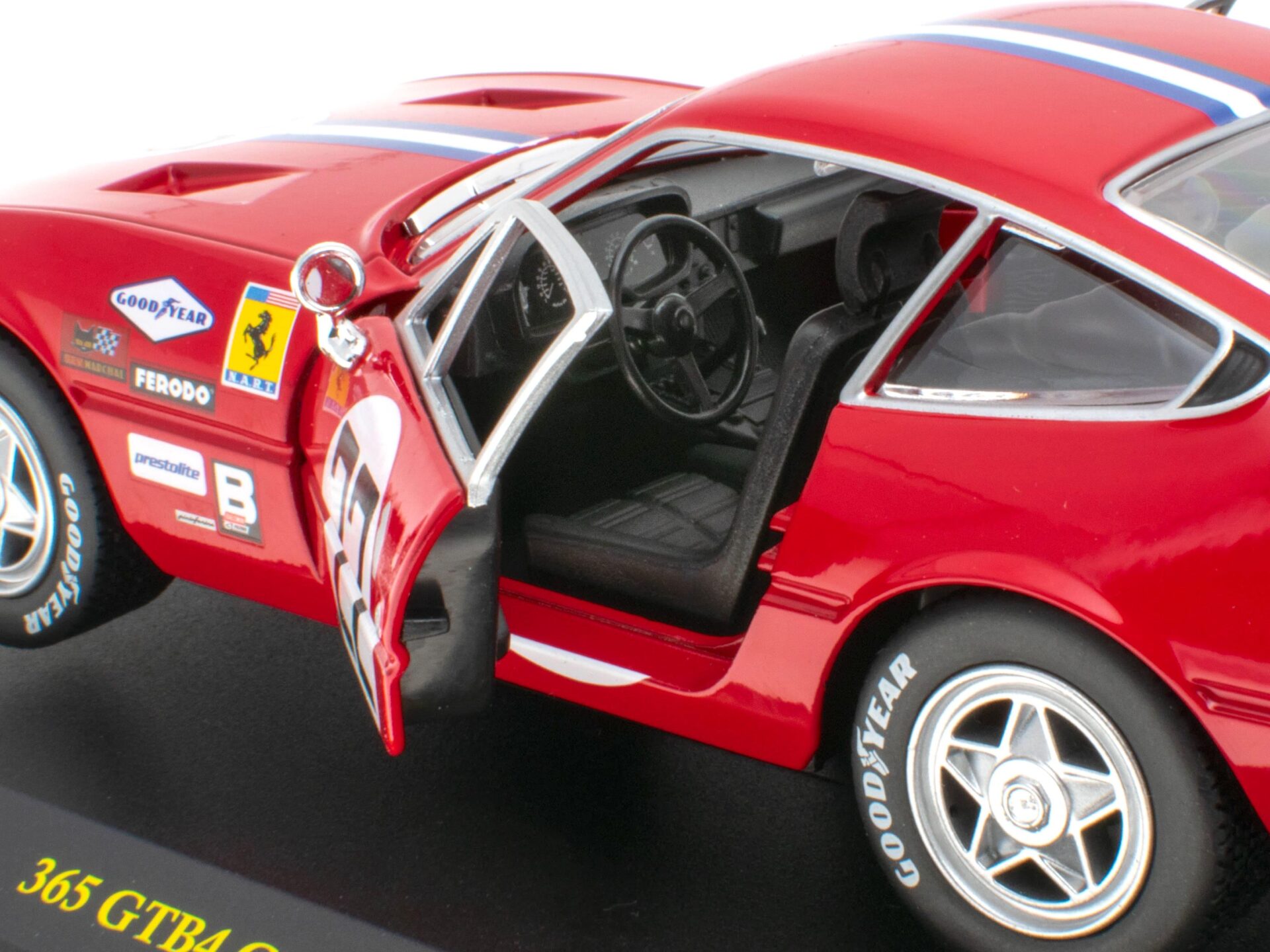 1:24 Hachette Bburago Ferrari Collection Ferrari 365 GTB4 Competition 1971 with display