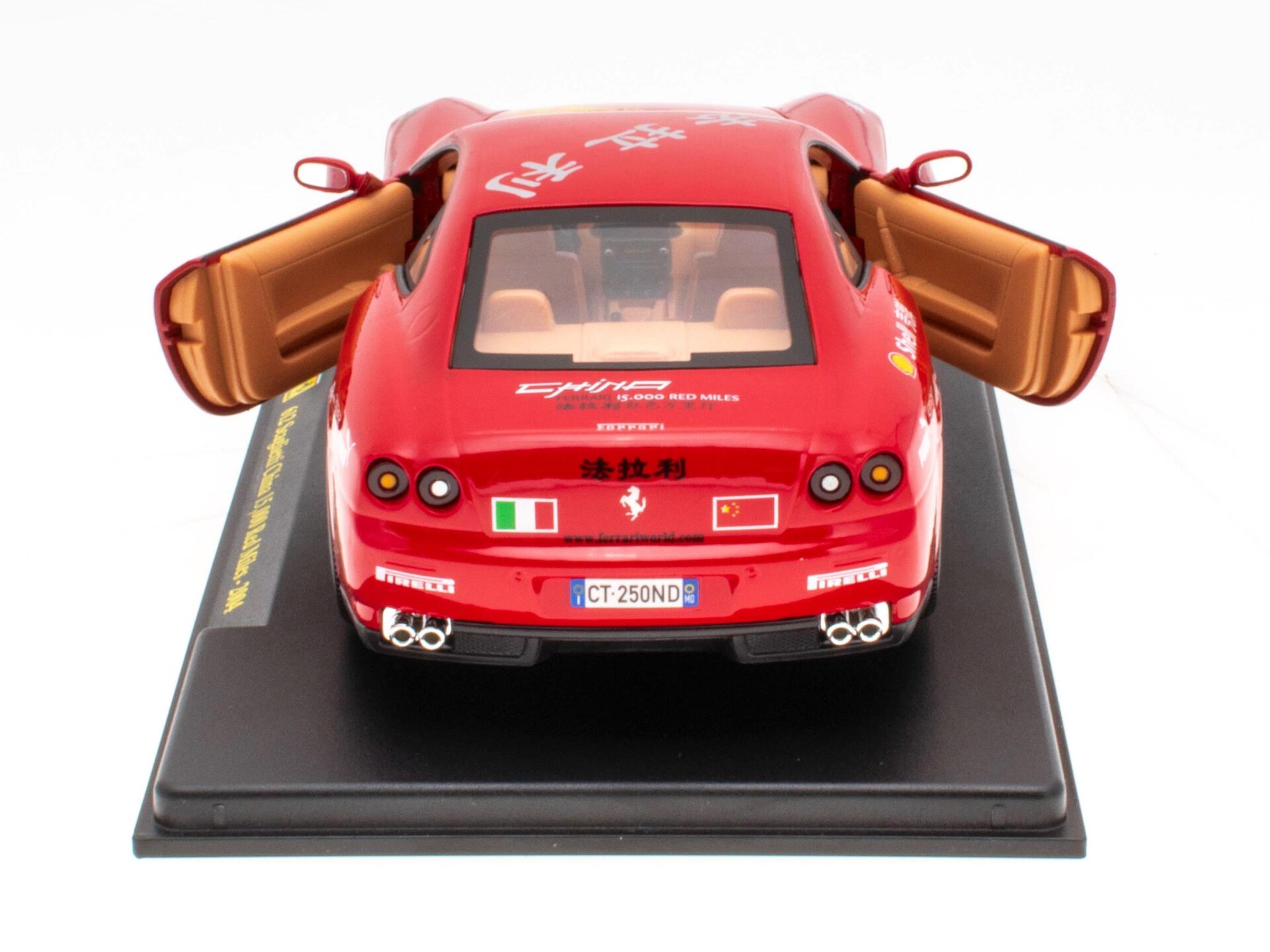 1:24 Hachette Bburago Ferrari Collection Ferrari 612 Scaglietti China 15.000 Red Miles with display