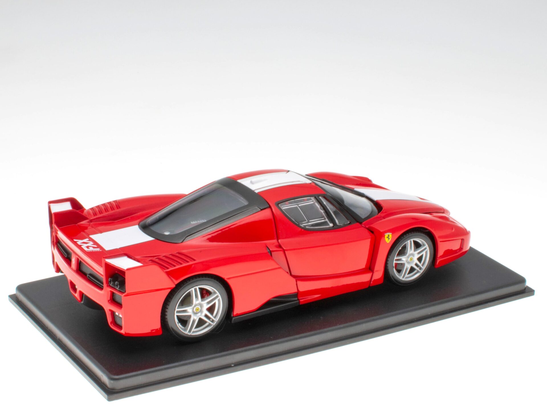 1:24 Hachette Bburago Ferrari Collection Ferrari FXX red/ white 2005 with display