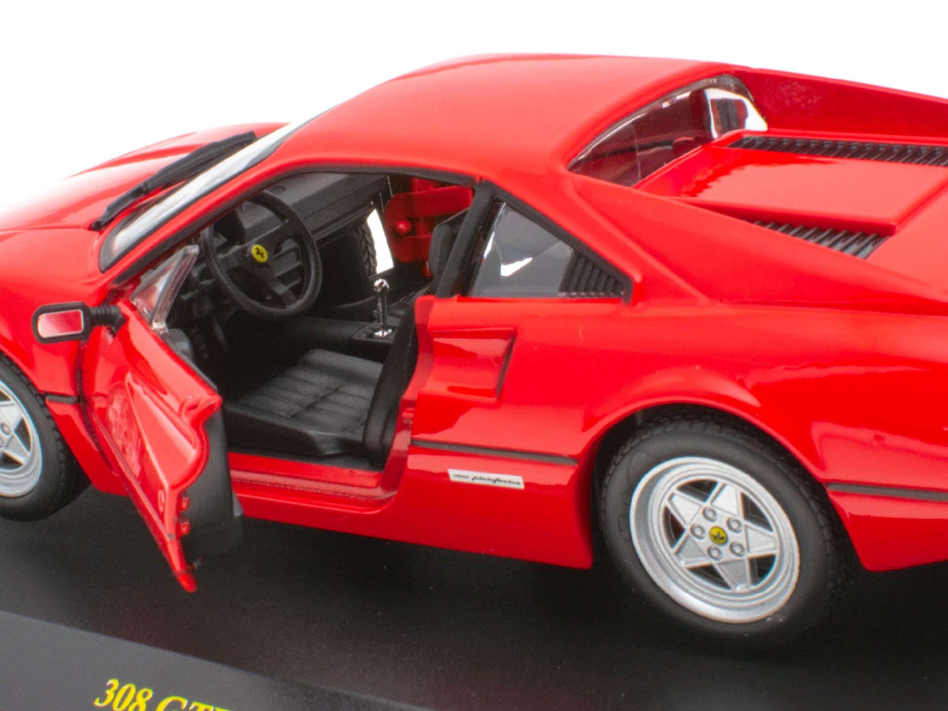 1:24 Hachette Bburago Ferrari Collection Ferrari 308 GTB Coupe red 1975 with display