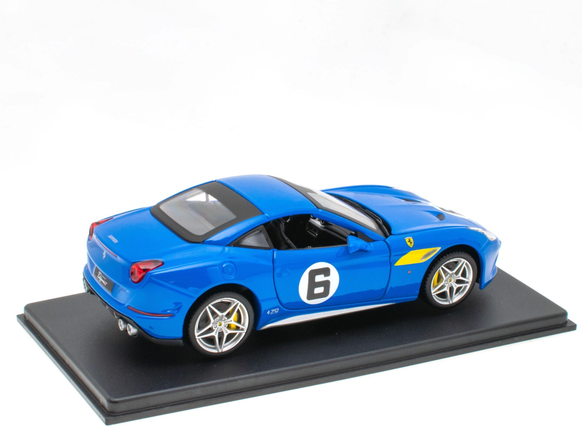 1:24 Hachette Bburago Ferrari Collection Ferrari California T blue with display
