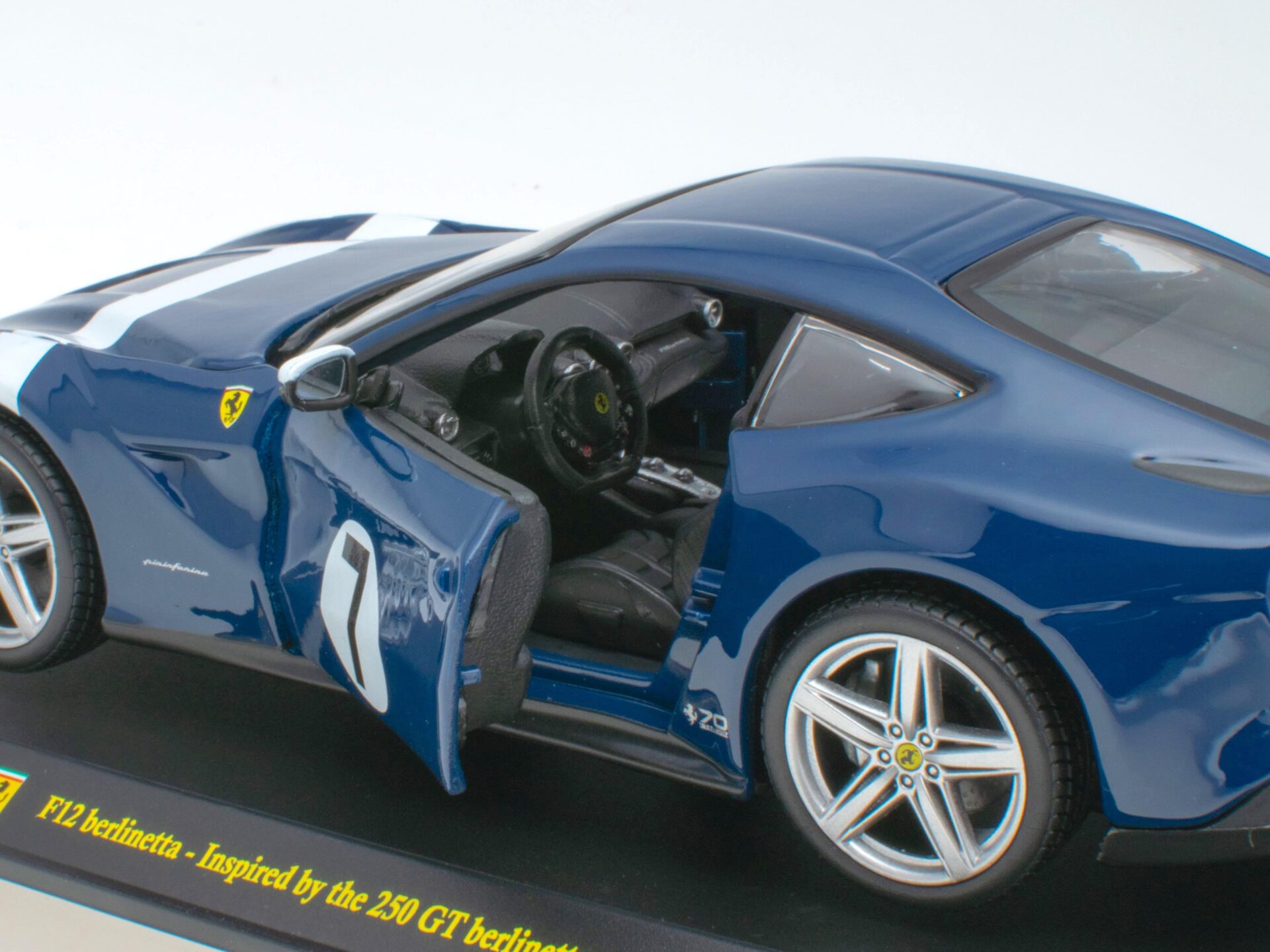1:24 Hachette Bburago Ferrari Collection Ferrari F12 Berlinetta Inspired by 250 GT with display