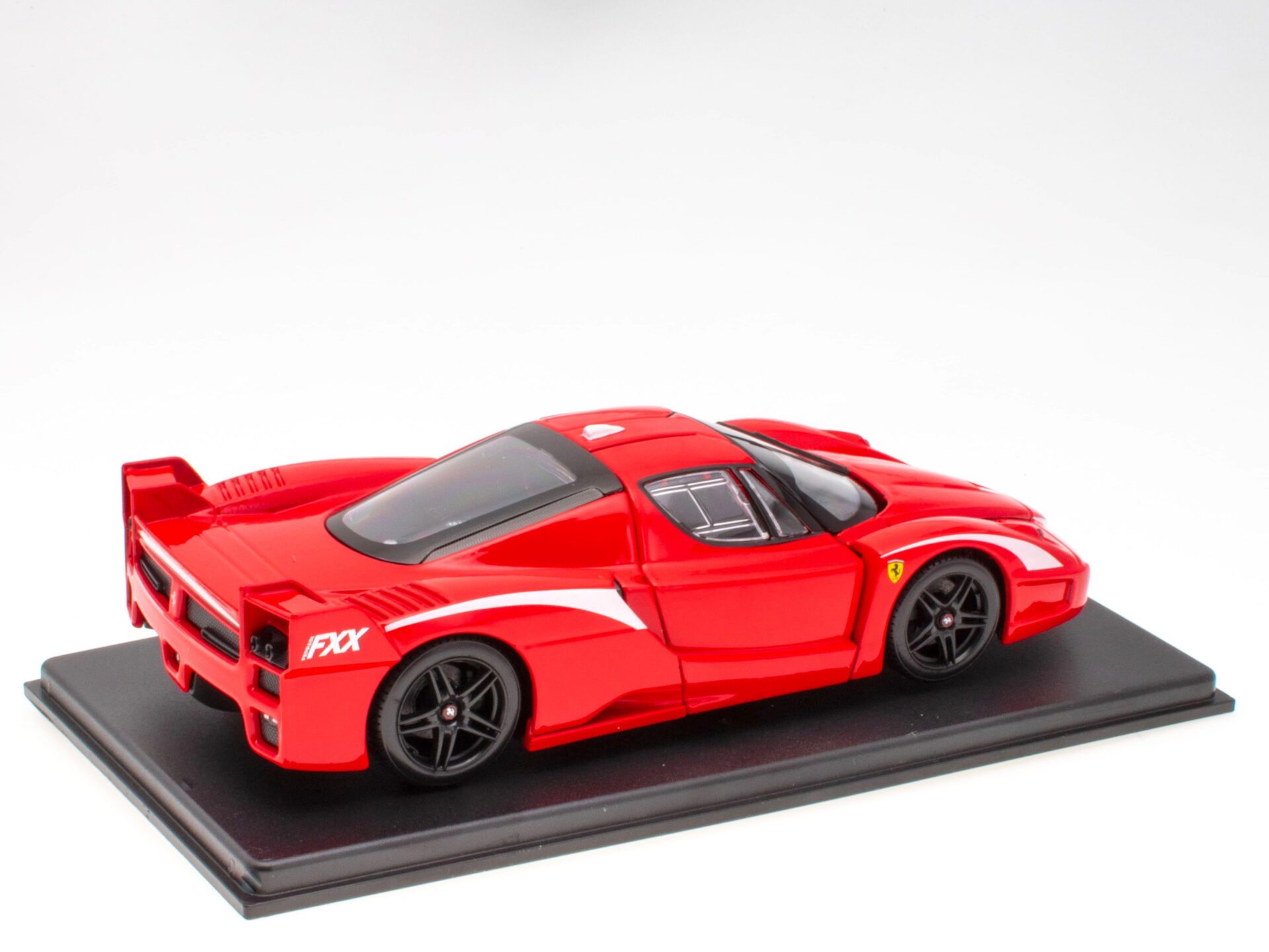 1:24 Hachette Bburago Ferrari Collection Ferrari FXX Evoluzione red 2008 with display