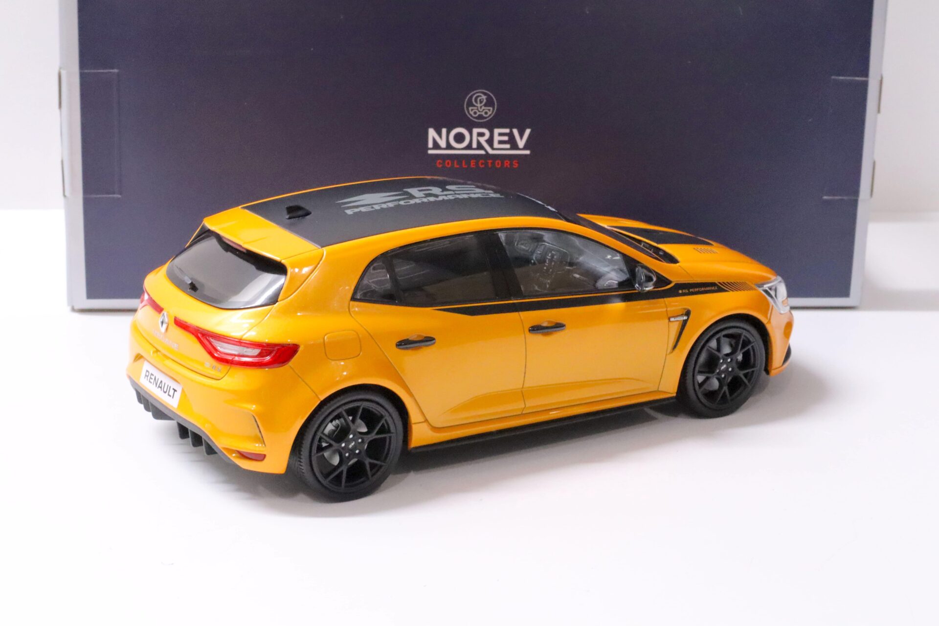 1:18 Norev Renault Megane R.S. Trophy 2019 RS Performance Tonic orange