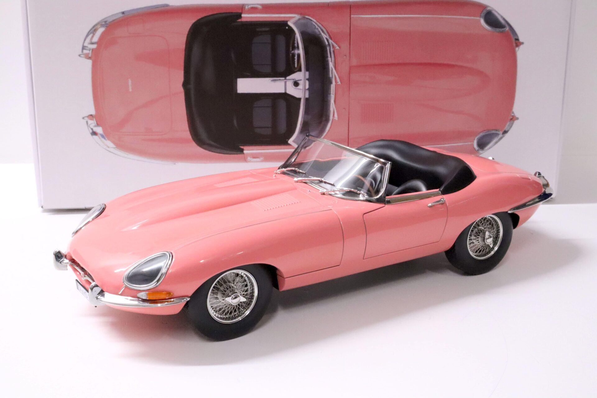 1:12 Norev Jaguar E-Type Cabriolet 1962 pink - Limited Edition 300 pcs.