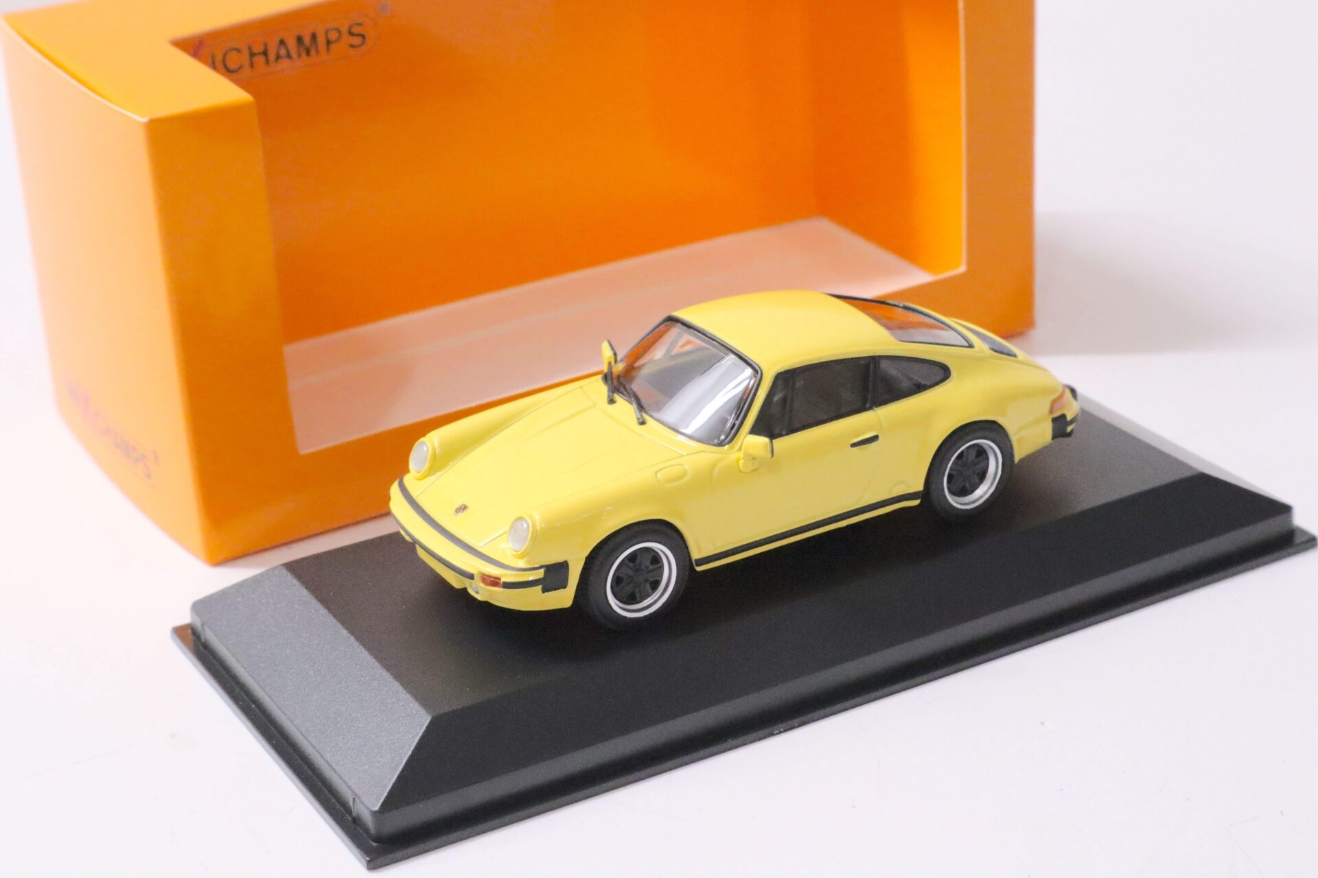 ID 63481 orig.jpg 1:43 Minichamps Porsche 911 SC Coupe 1979 yellow