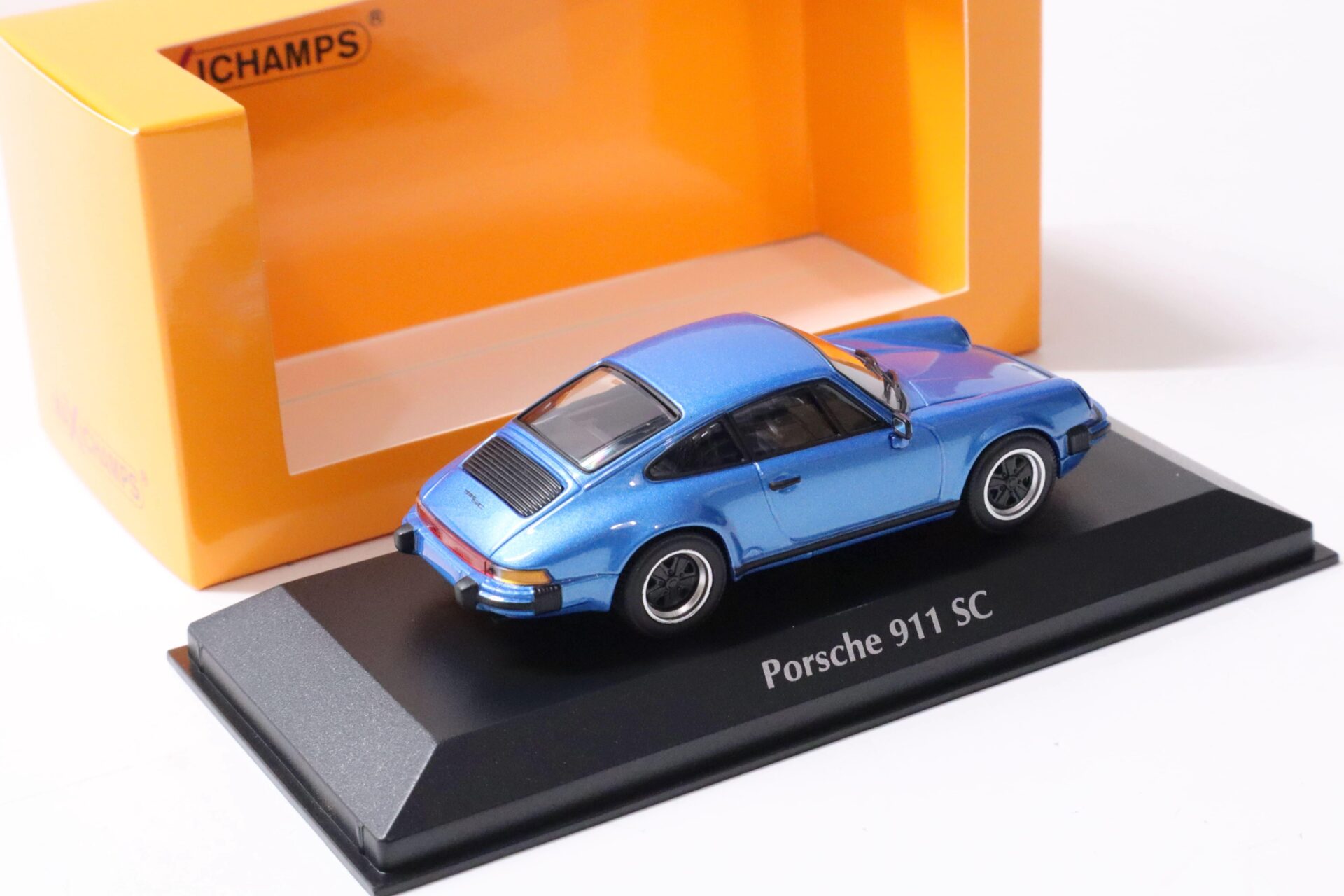 1:43 Minichamps Porsche 911 SC Coupe blue metallic 1979