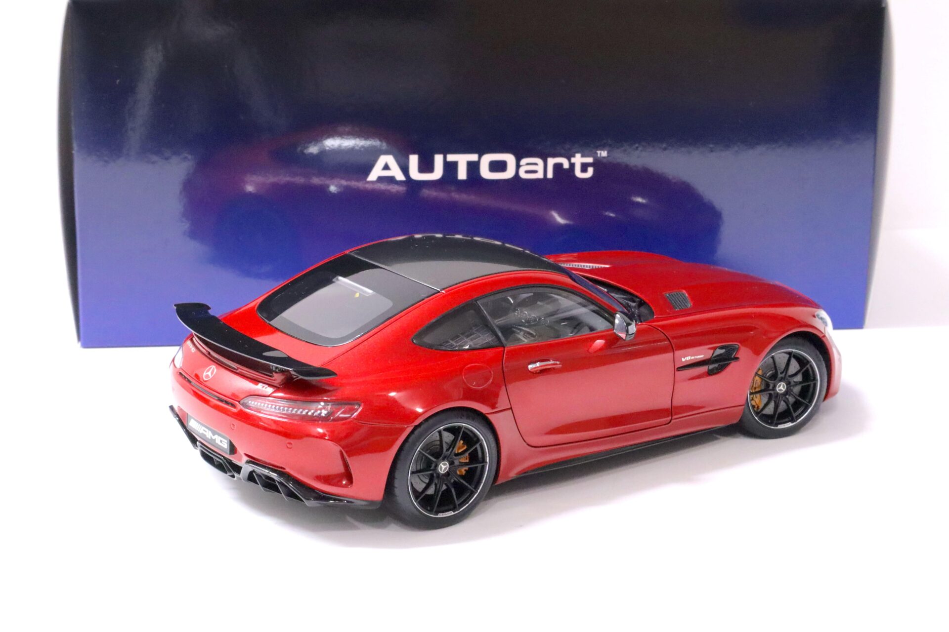 1:18 AUTOart Mercedes AMG GT R Designo Cardinal red metallic 76331