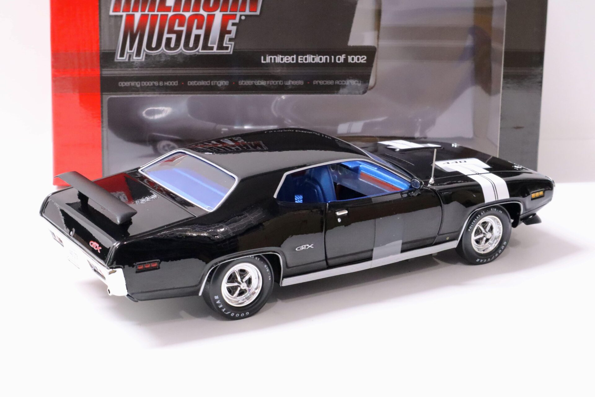 1:18 Auto World 1971 Plymouth GTX 440 Coupe black/ blue