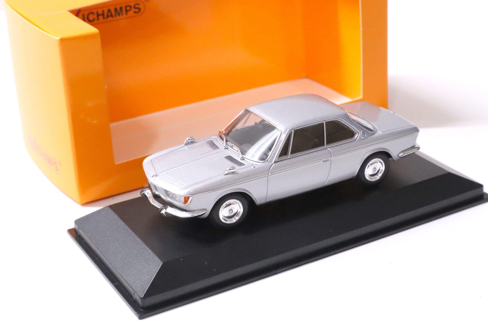 ID 63649 orig.jpg 1:43 Minichamps BMW 2000 CS Coupe 1967 silver