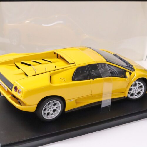 1:18 AUTOart Lamborghini Diablo 6.0 yellow 74526