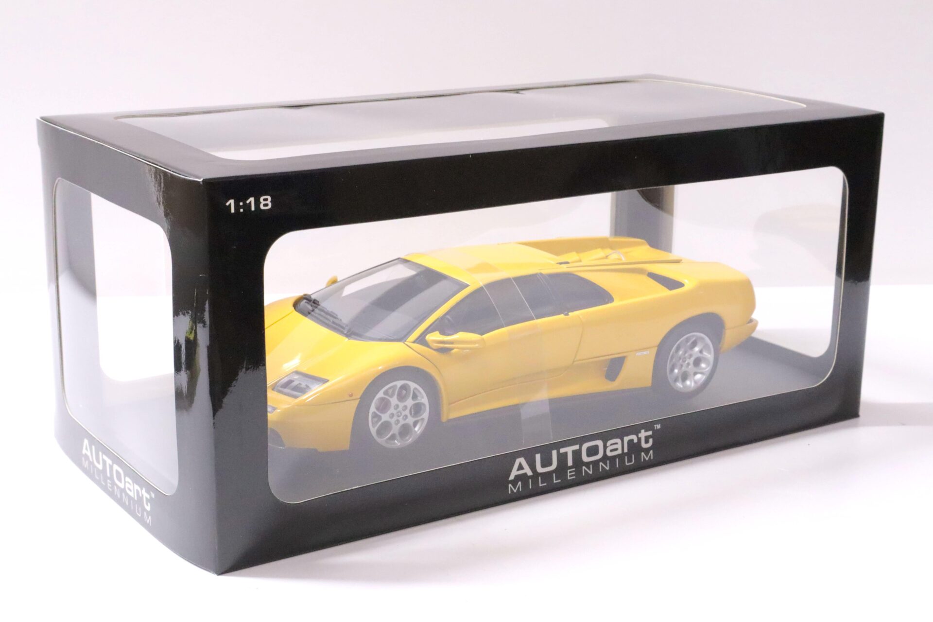 1:18 AUTOart Lamborghini Diablo 6.0 yellow 74526