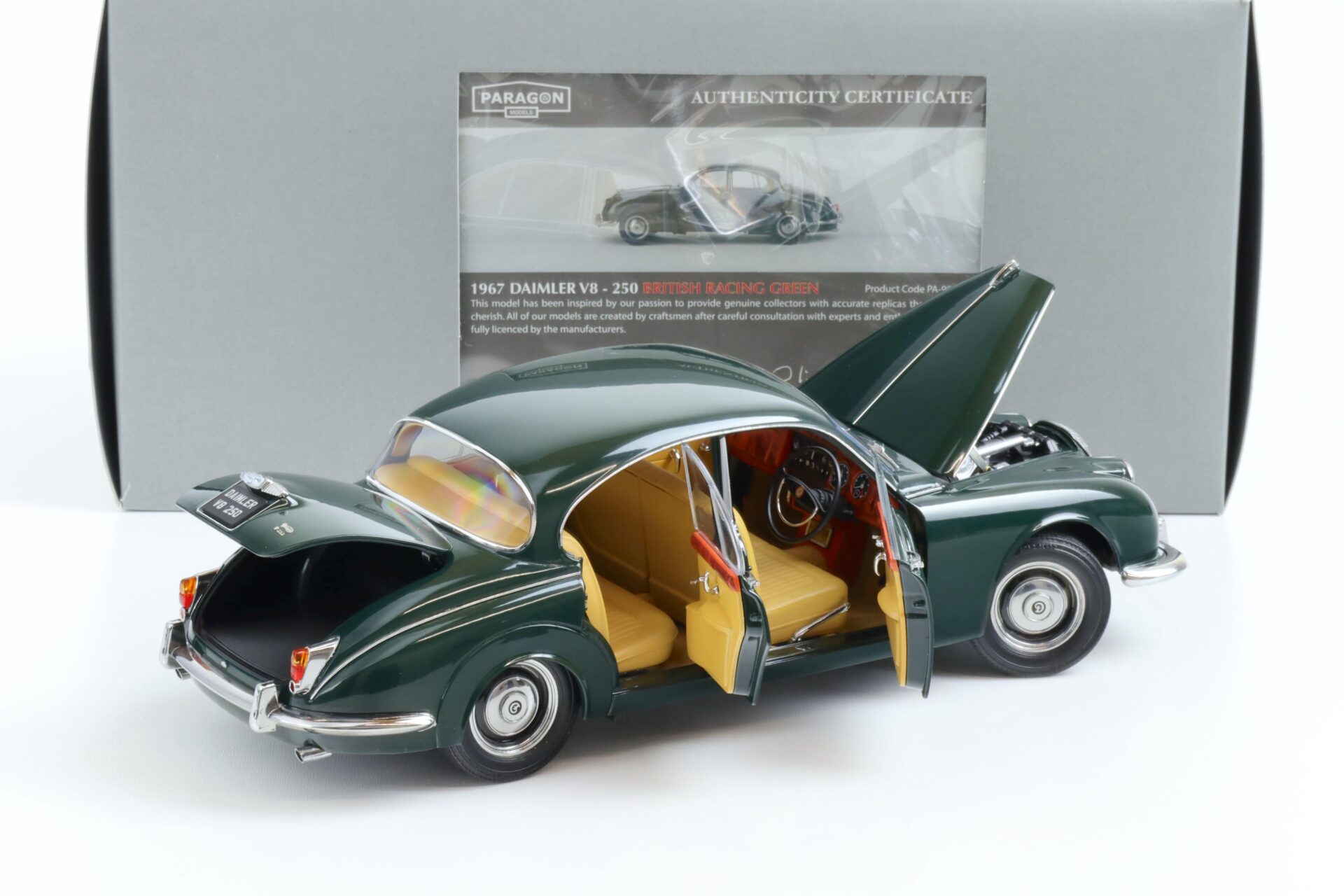 1:18 Paragon Daimler 250 V8 RHD British Racing green 1967