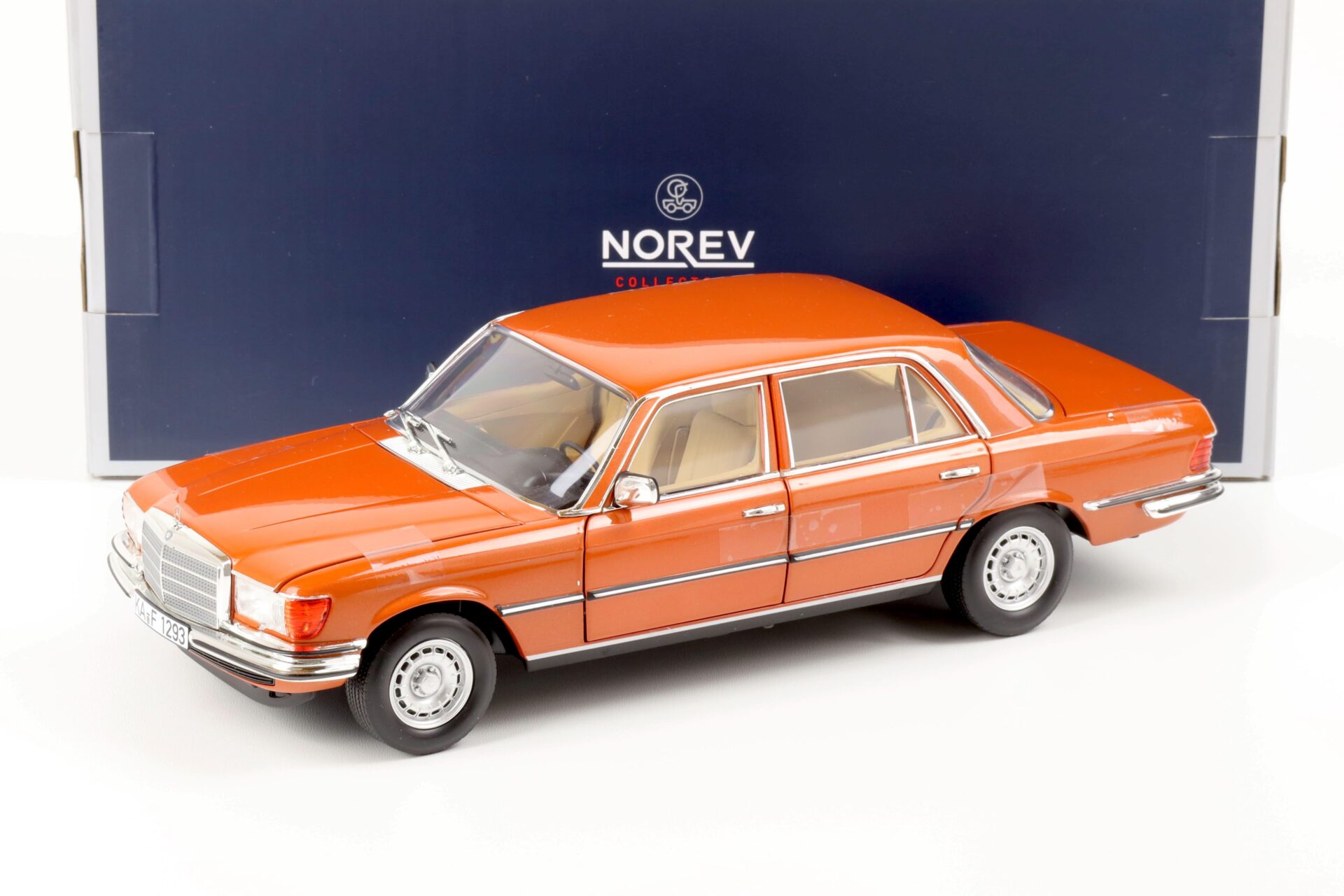 ID 63921 orig.jpg 1:18 Norev Mercedes 450 SEL 6.9 Limousine 1976 inca orange