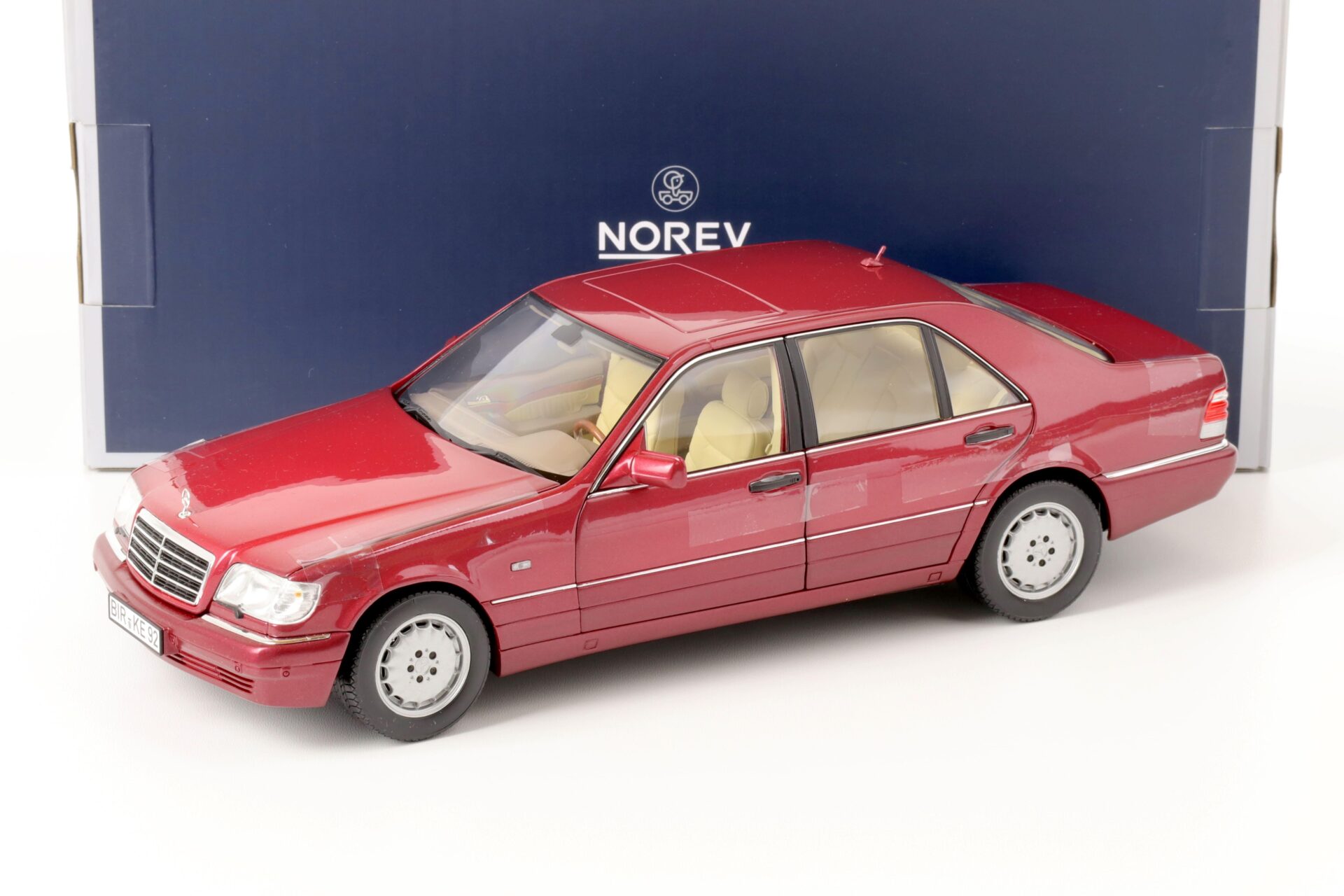 ID 63953 orig.jpg 1:18 Norev Mercedes S500 S-Klasse W140 Limousine 1997 red metallic