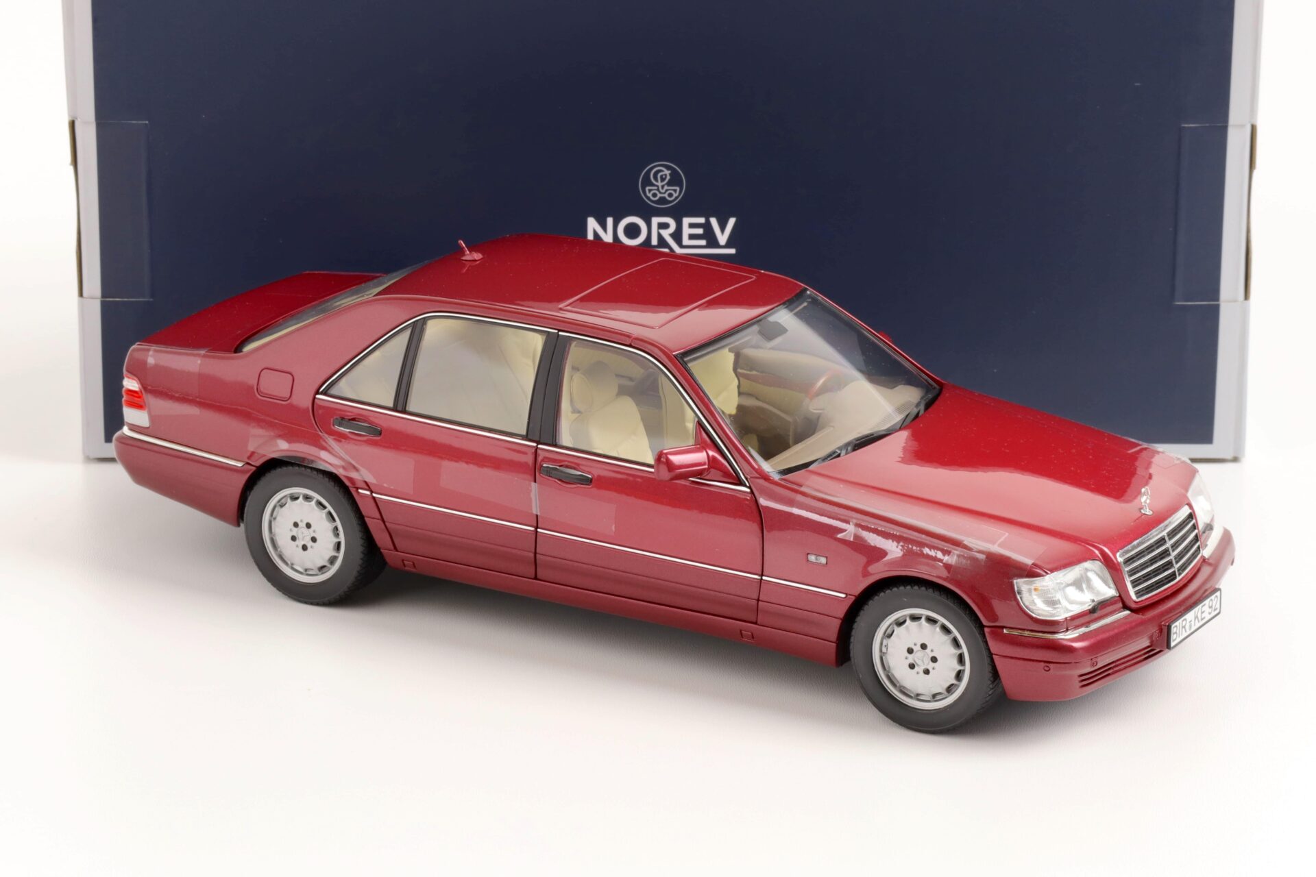 1:18 Norev Mercedes S500 S-Klasse W140 Limousine 1997 red metallic