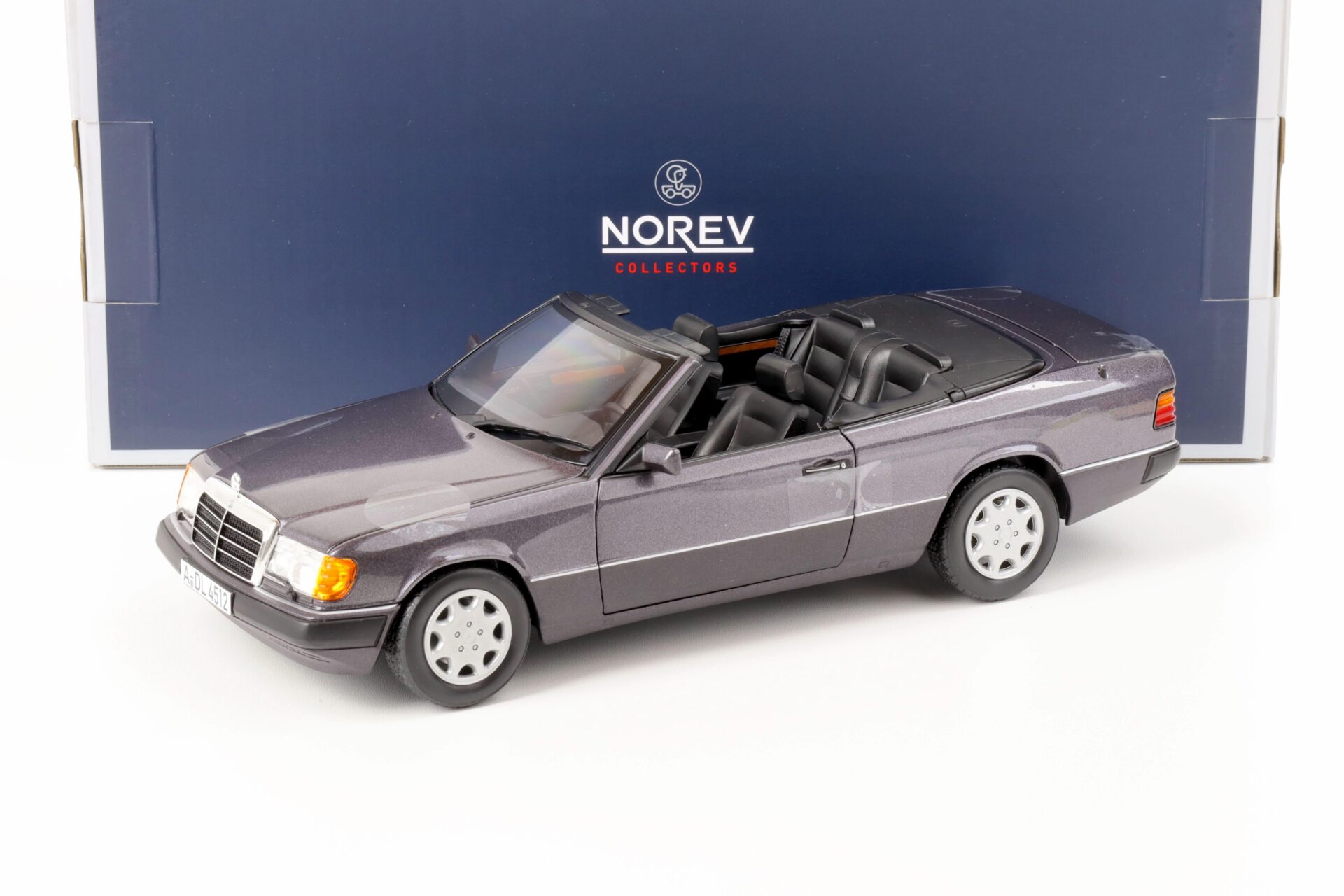 ID 63981 orig.jpg 1:18 Norev Mercedes 300 CE-24 A124 Convertible bornit metallic 1990