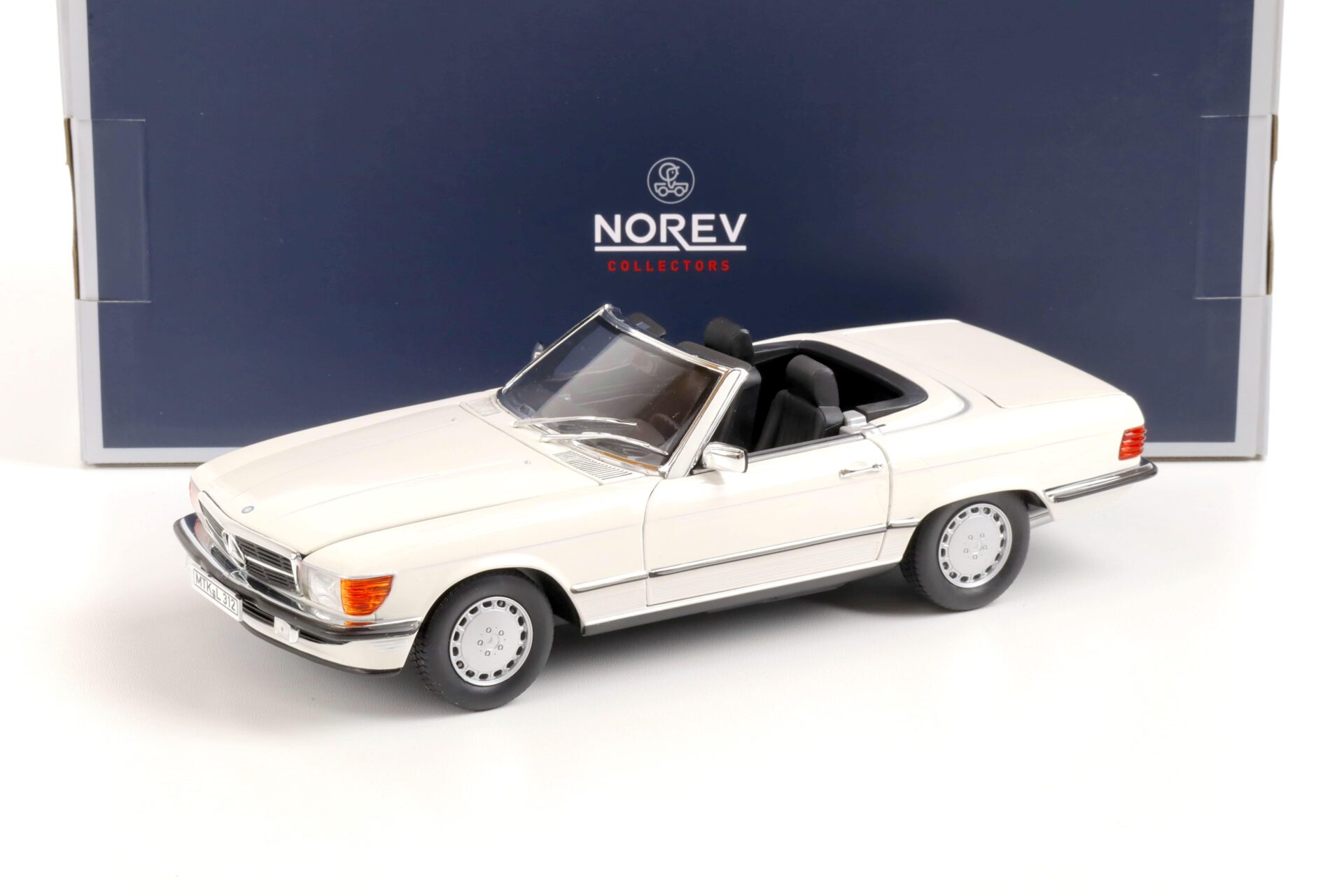ID 63989 orig.jpg 1:18 Norev Mercedes 300 SL Cabriolet R107 white 1986