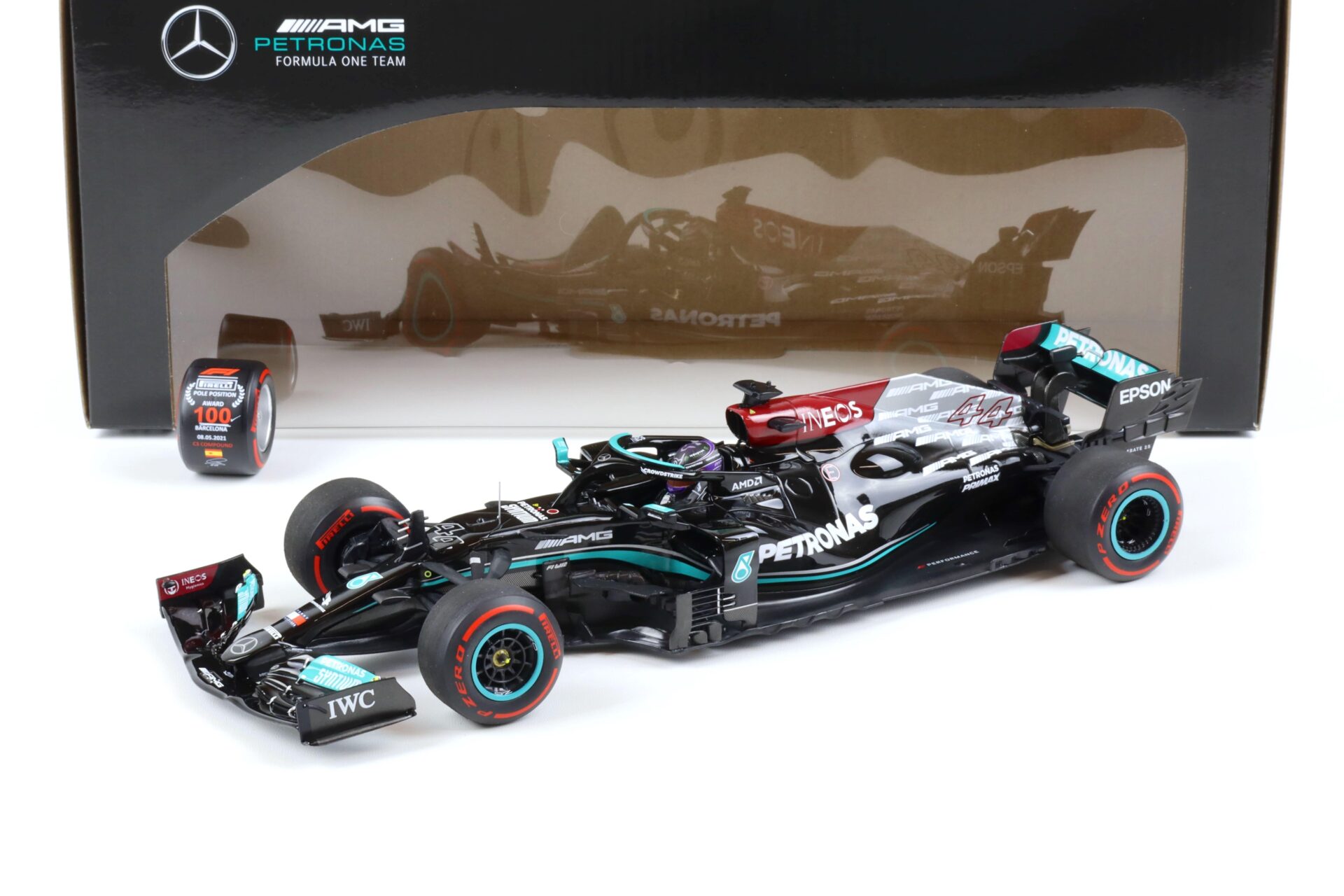 ID 64118 orig.jpg 1:18 Minichamps Mercedes-AMG Petronas F1 W12 E Hamilton 100th Pole Spanish GP 2021