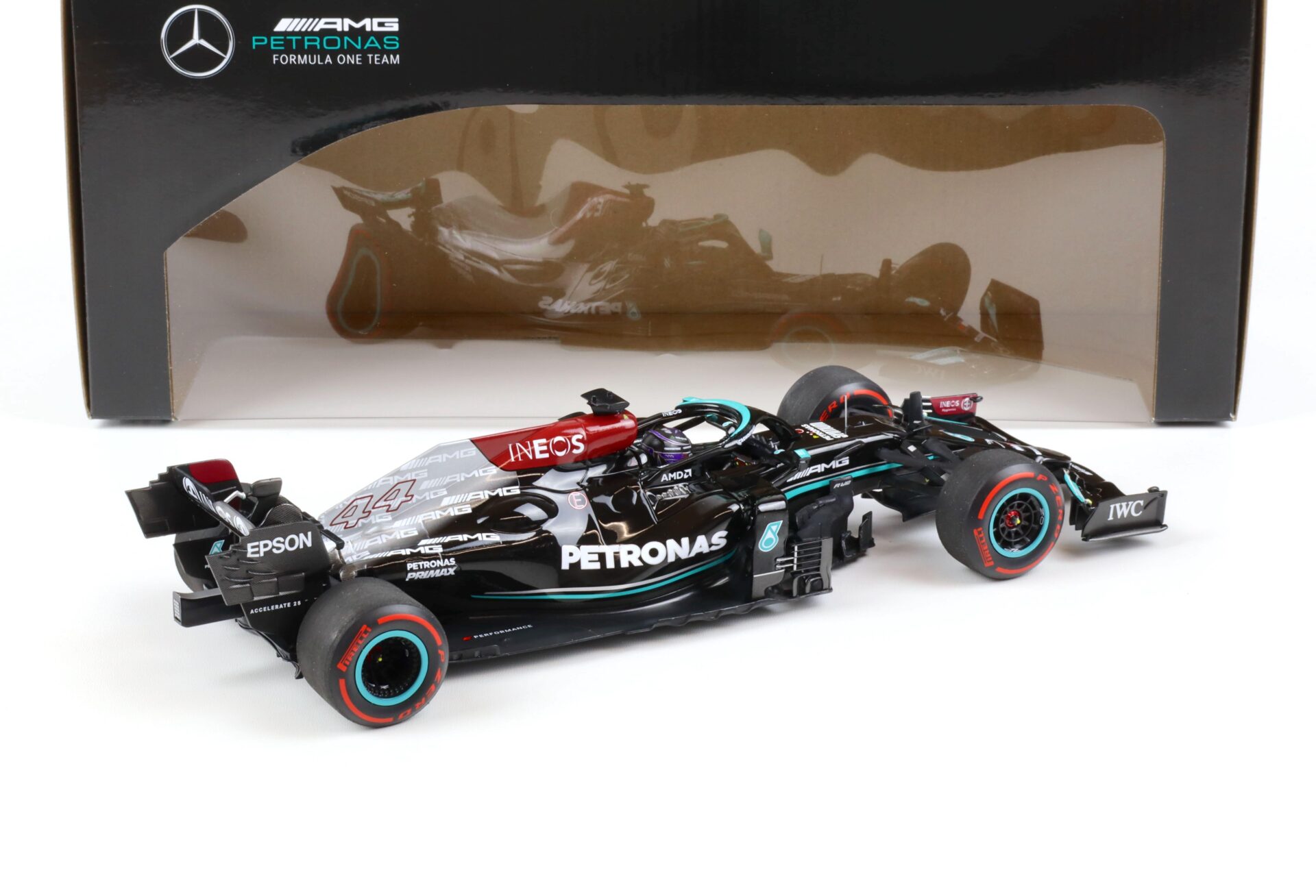 1:18 Minichamps Mercedes-AMG Petronas F1 W12 E Hamilton 100th Pole Spanish GP 2021