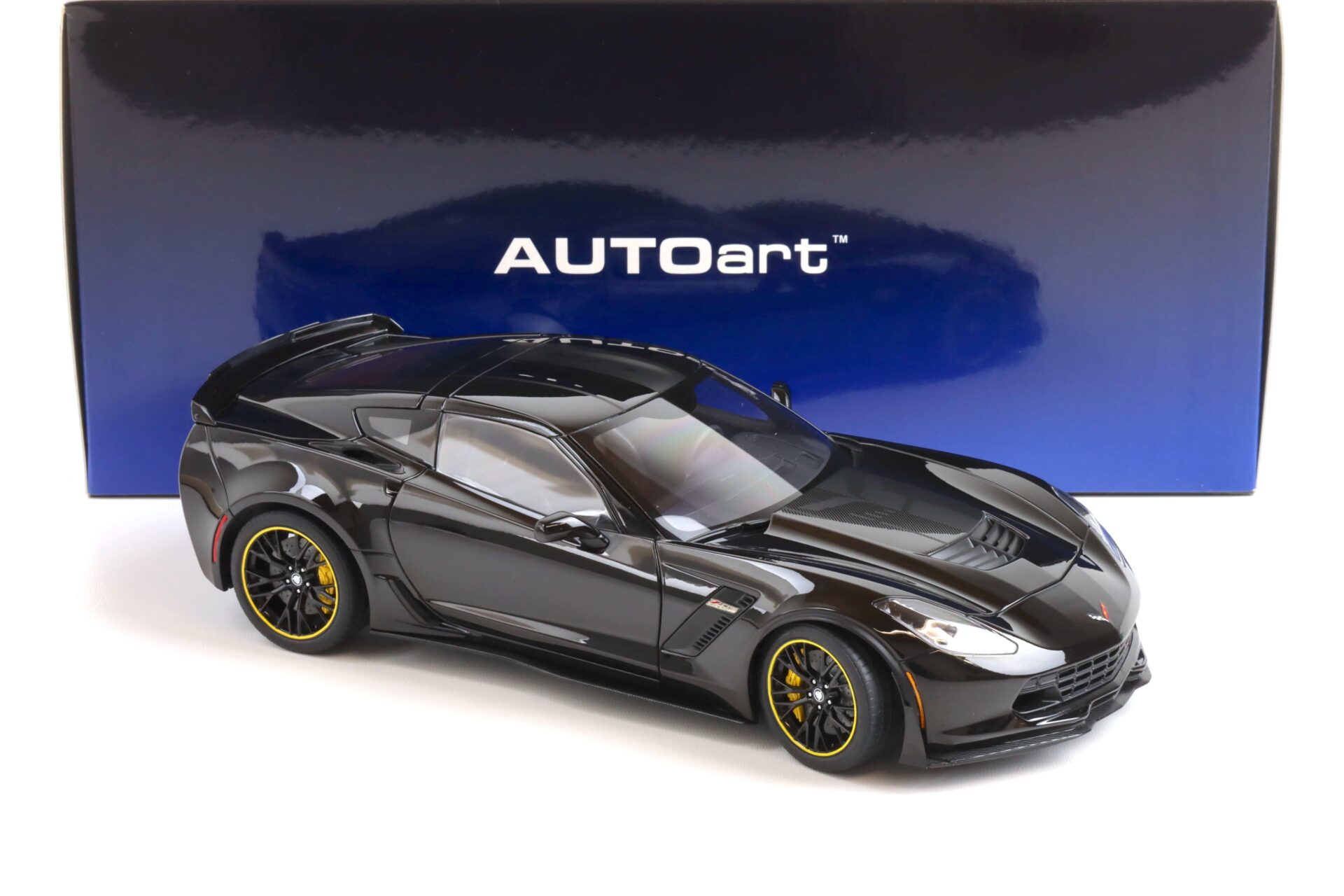 1:18 AUTOart Chevrolet Corvette C7 Z06 "C7R Edition" Gloss black 2015