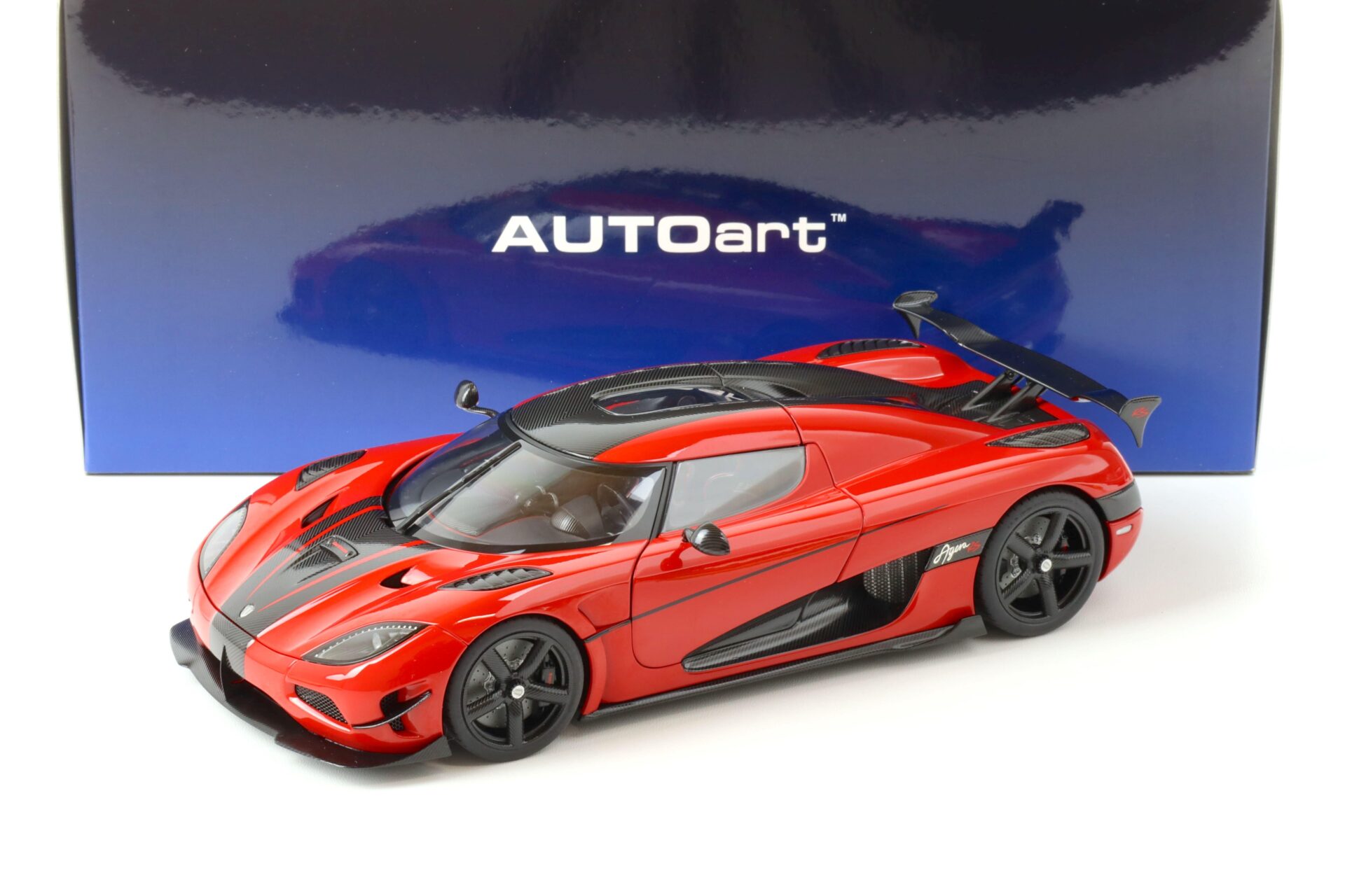 1:18 AUTOart Koenigsegg Agera RS chilli red/ black accents 79022