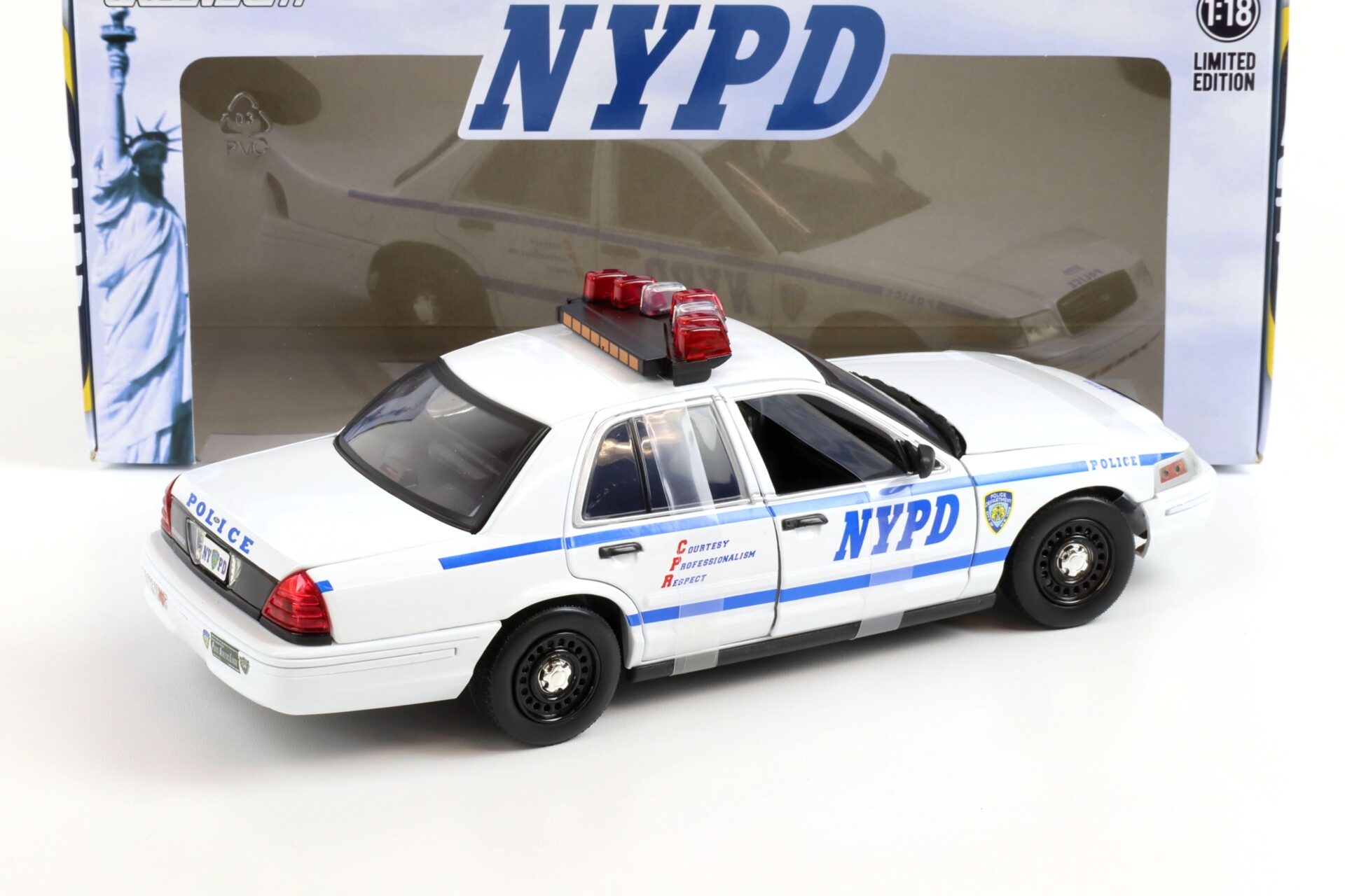 1:18 Greenlight Ford Crown Victoria Police Intercopter NYPD New York City Police