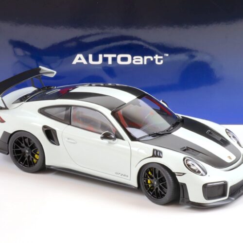 1:18 AUTOart Porsche 911 (991.2) GT2 RS 2017 Weissach Package white/ Magnesium alloy wheels - Image 2
