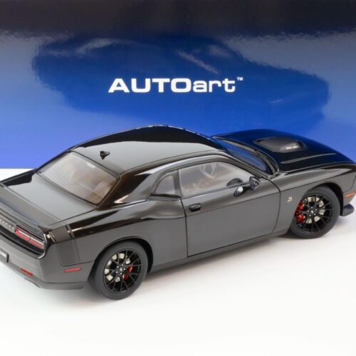 1:18 AUTOart Dodge Challenger 392 Hemi Scat Pack Shaker Pitch black