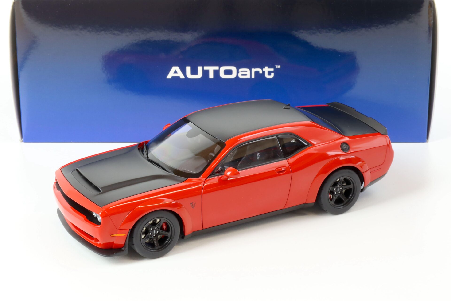 ID 64746 orig.jpg 1:18 AUTOart Dodge Challenger SRT DEMON 2018 Tor red/ Satin black Graphic