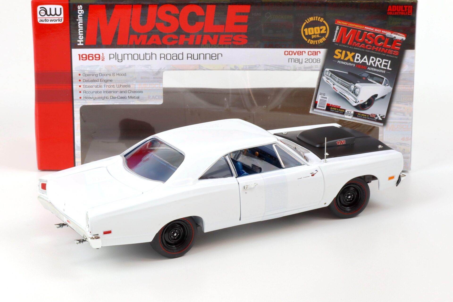 1:18 Auto World 1969 1/2 Plymouth Road Runner LOONEY TUNES white