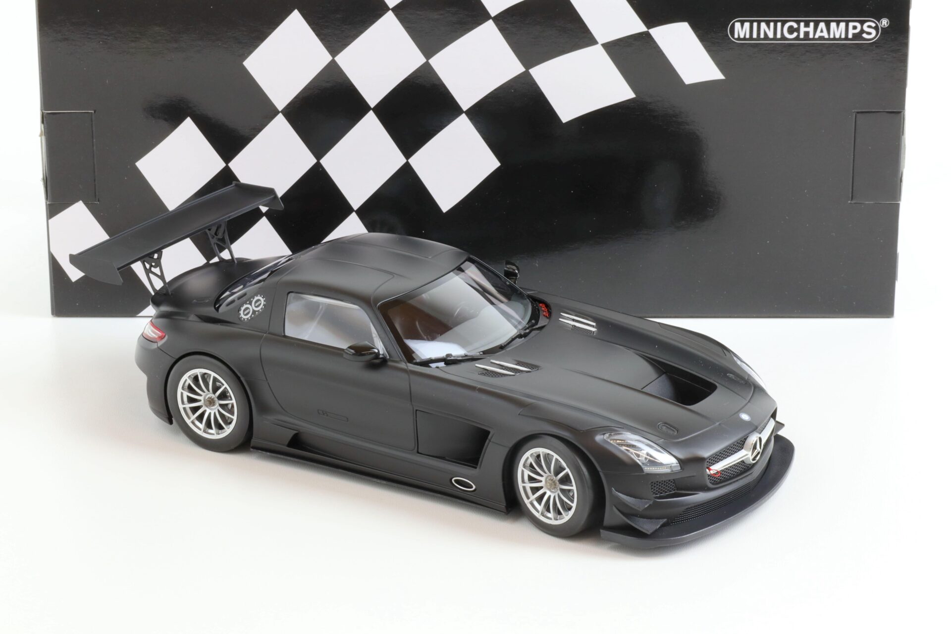 1:18 Minichamps Mercedes SLS AMG GT3 Street 2011 matt black