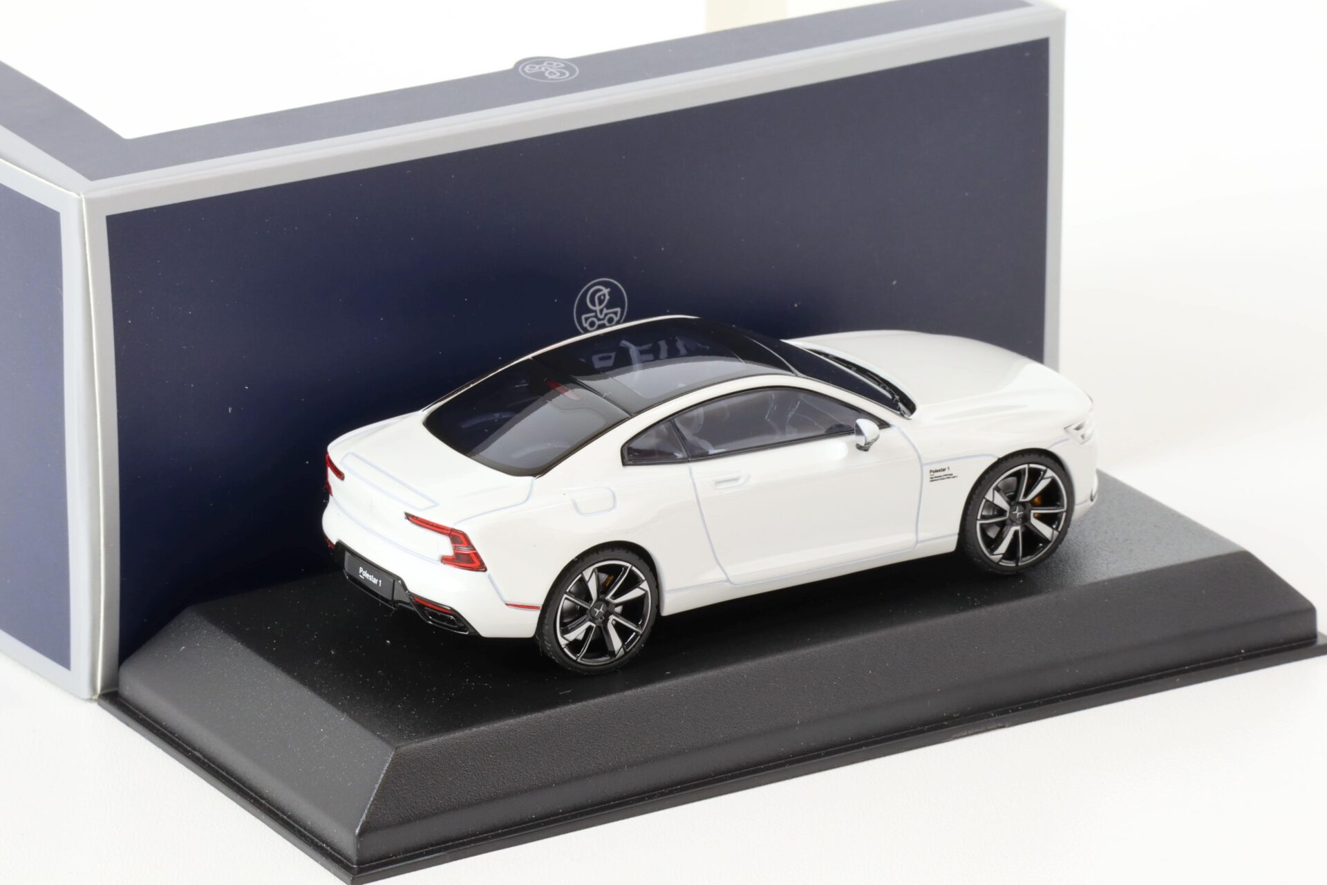 1:43 Norev Polestar 1 Magnesium silver 2020