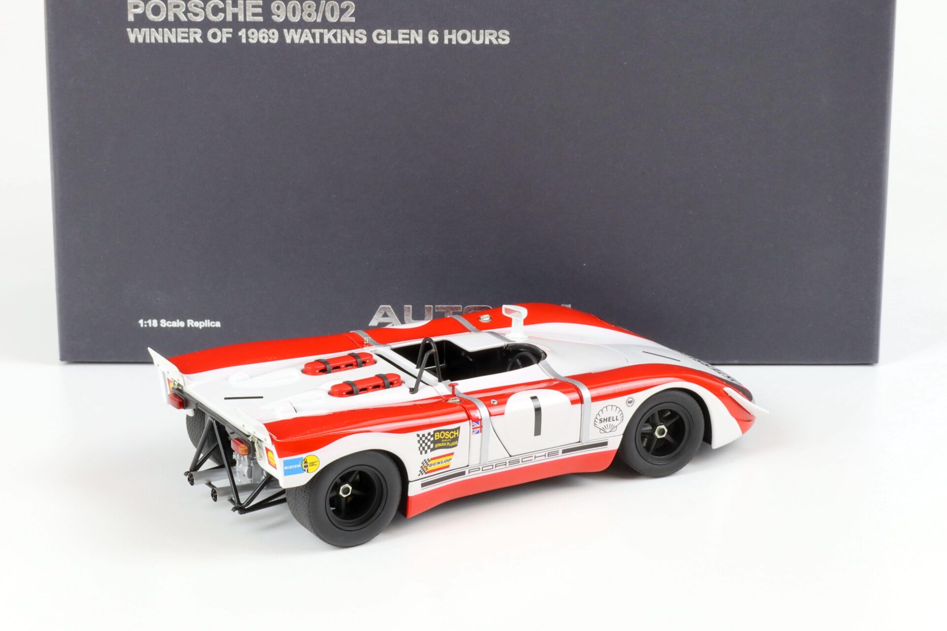 1:18 AUTOart Porsche 908/02 Watkins Glen 1969 Winner Redman Siffert #1